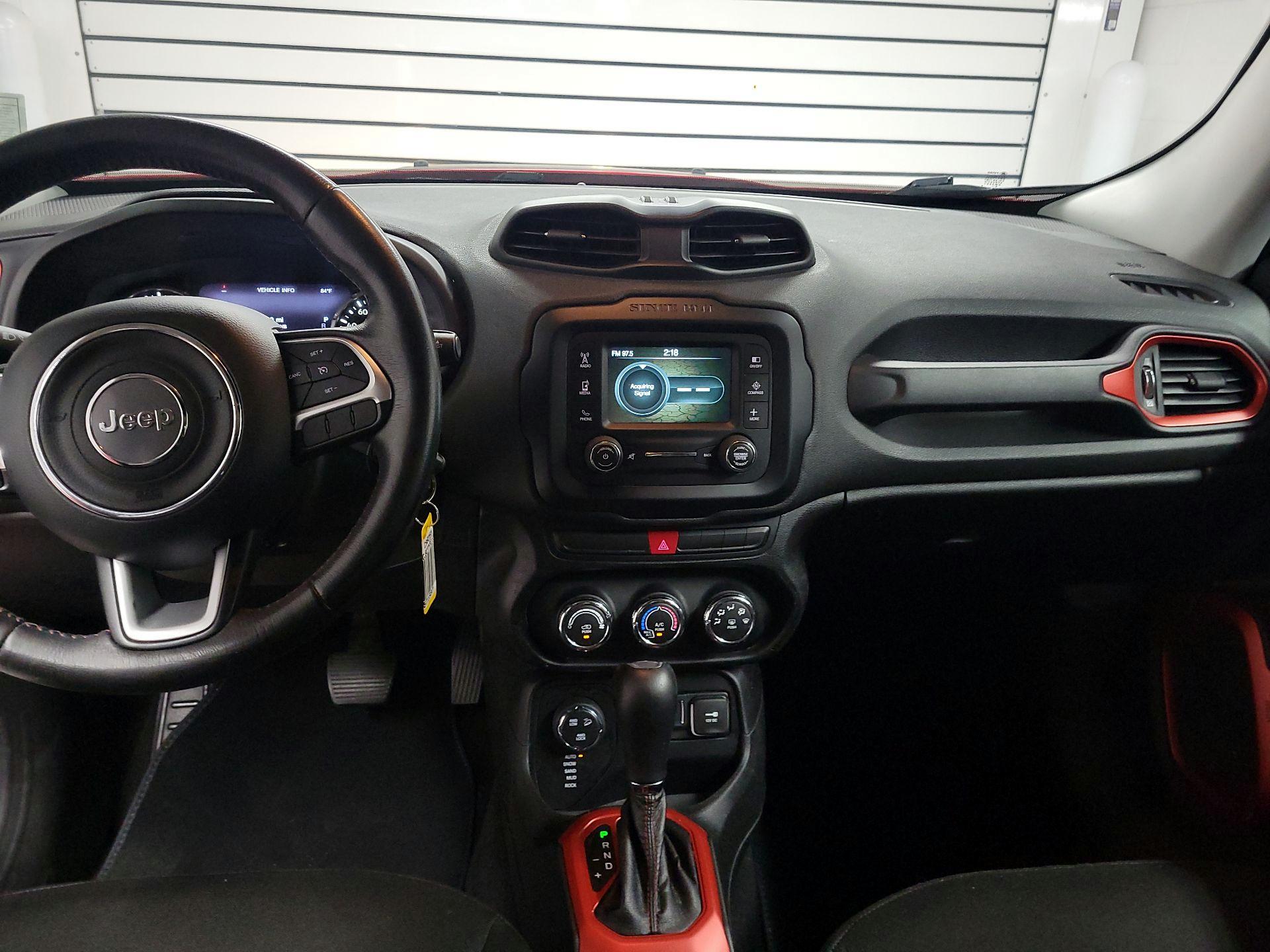 Thumbnail: 2015 Jeep Renegade - 9
