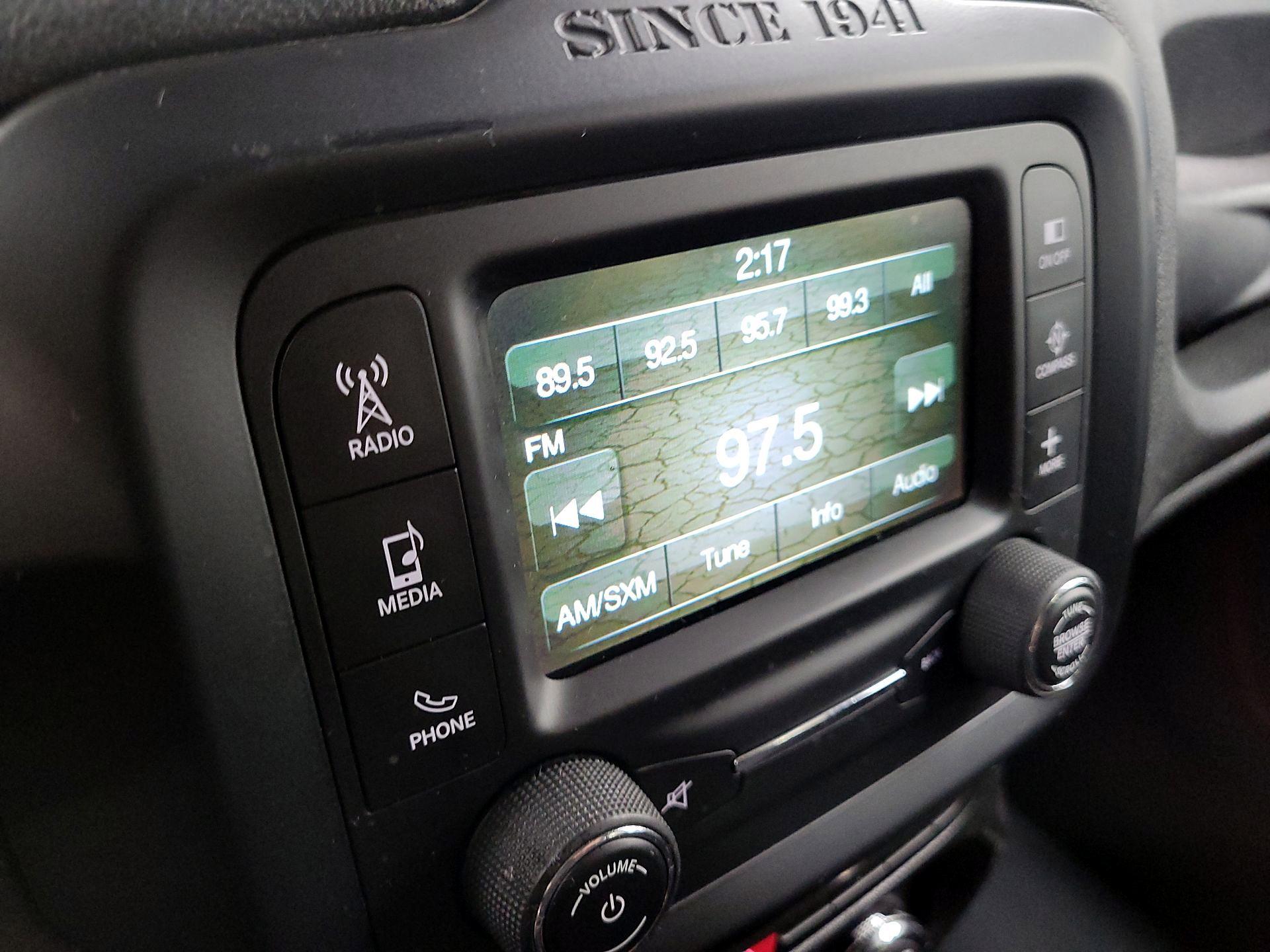Thumbnail: 2015 Jeep Renegade - 16