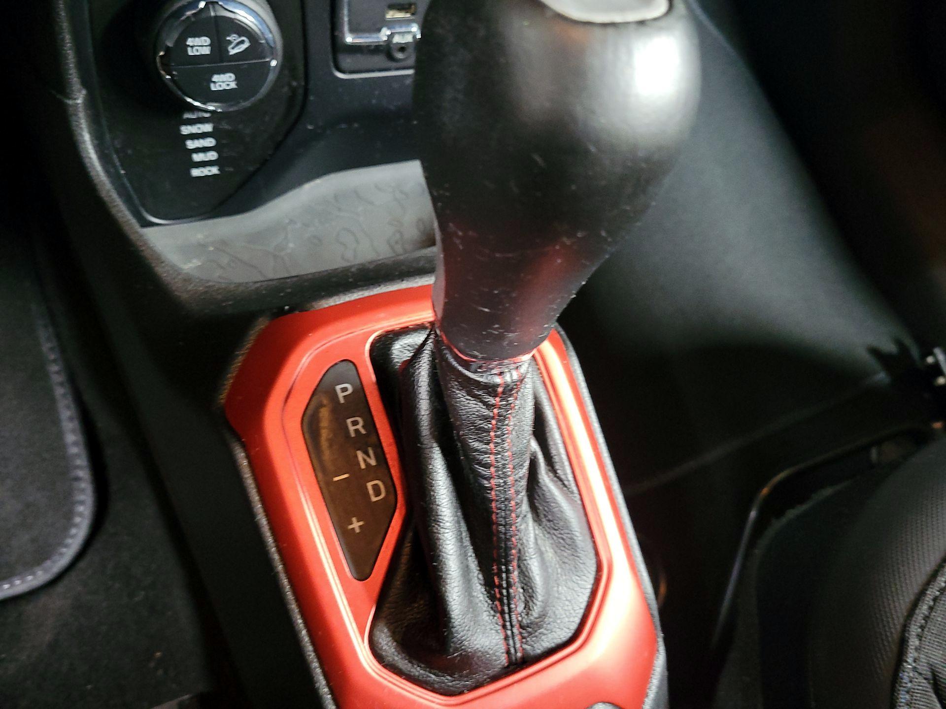Thumbnail: 2015 Jeep Renegade - 18