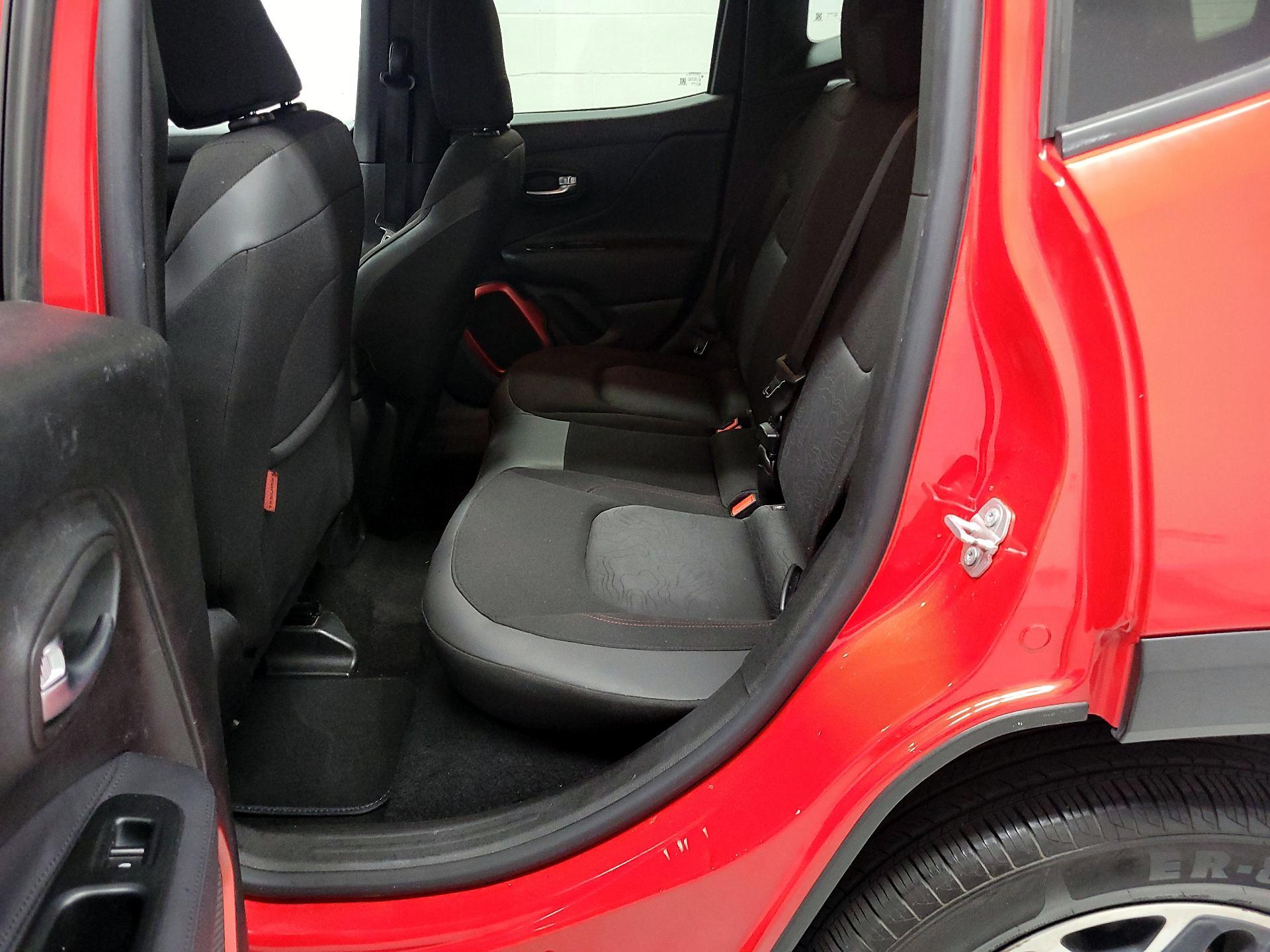 Thumbnail: 2015 Jeep Renegade - 20