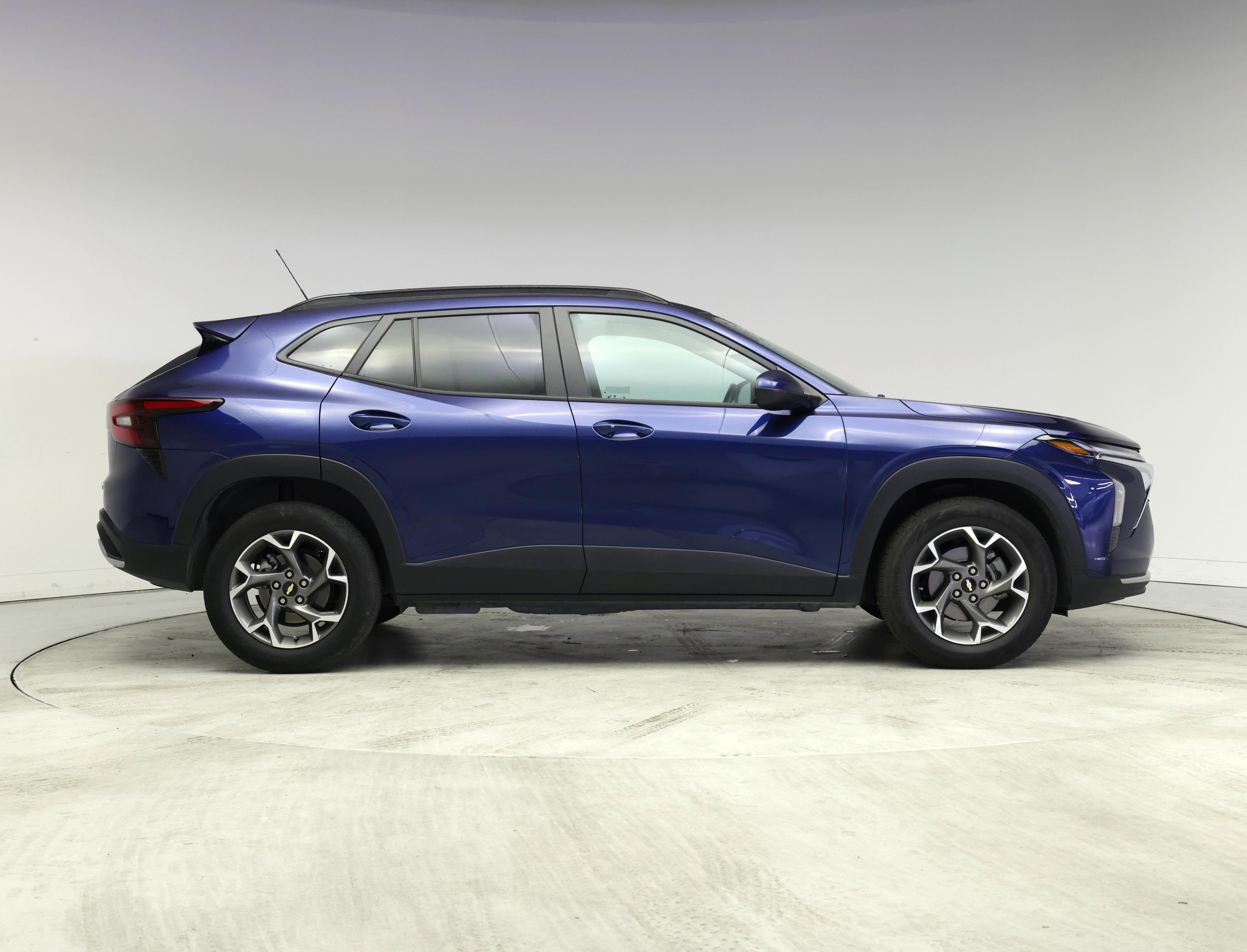 Thumbnail: 2024 Chevrolet Trax - 7