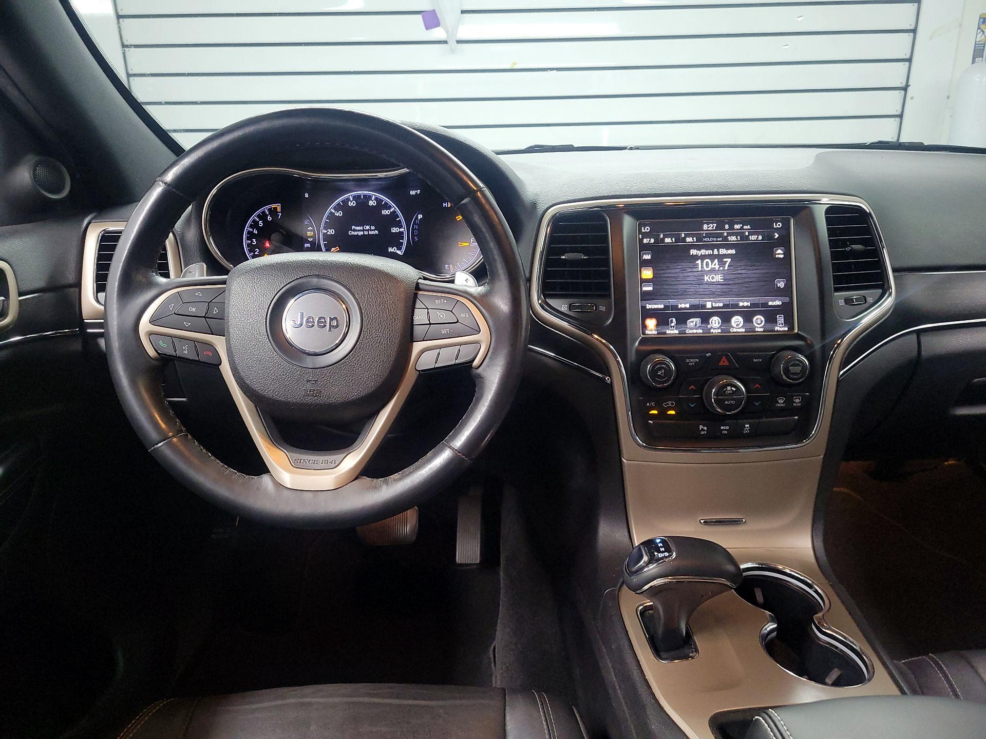 Thumbnail: 2015 Jeep Grand Cherokee - 9