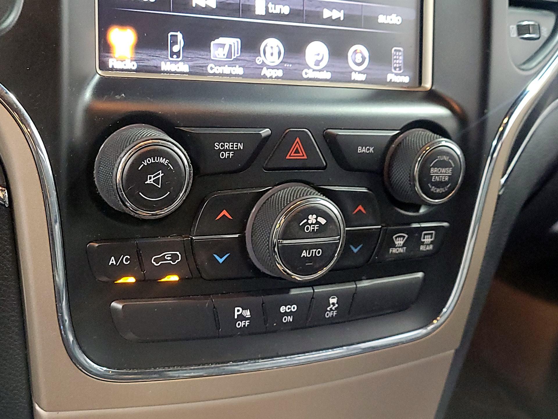 Thumbnail: 2015 Jeep Grand Cherokee - 15