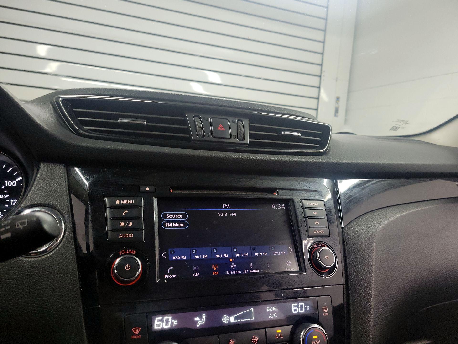 Thumbnail: 2020 Nissan Rogue Sport - 15
