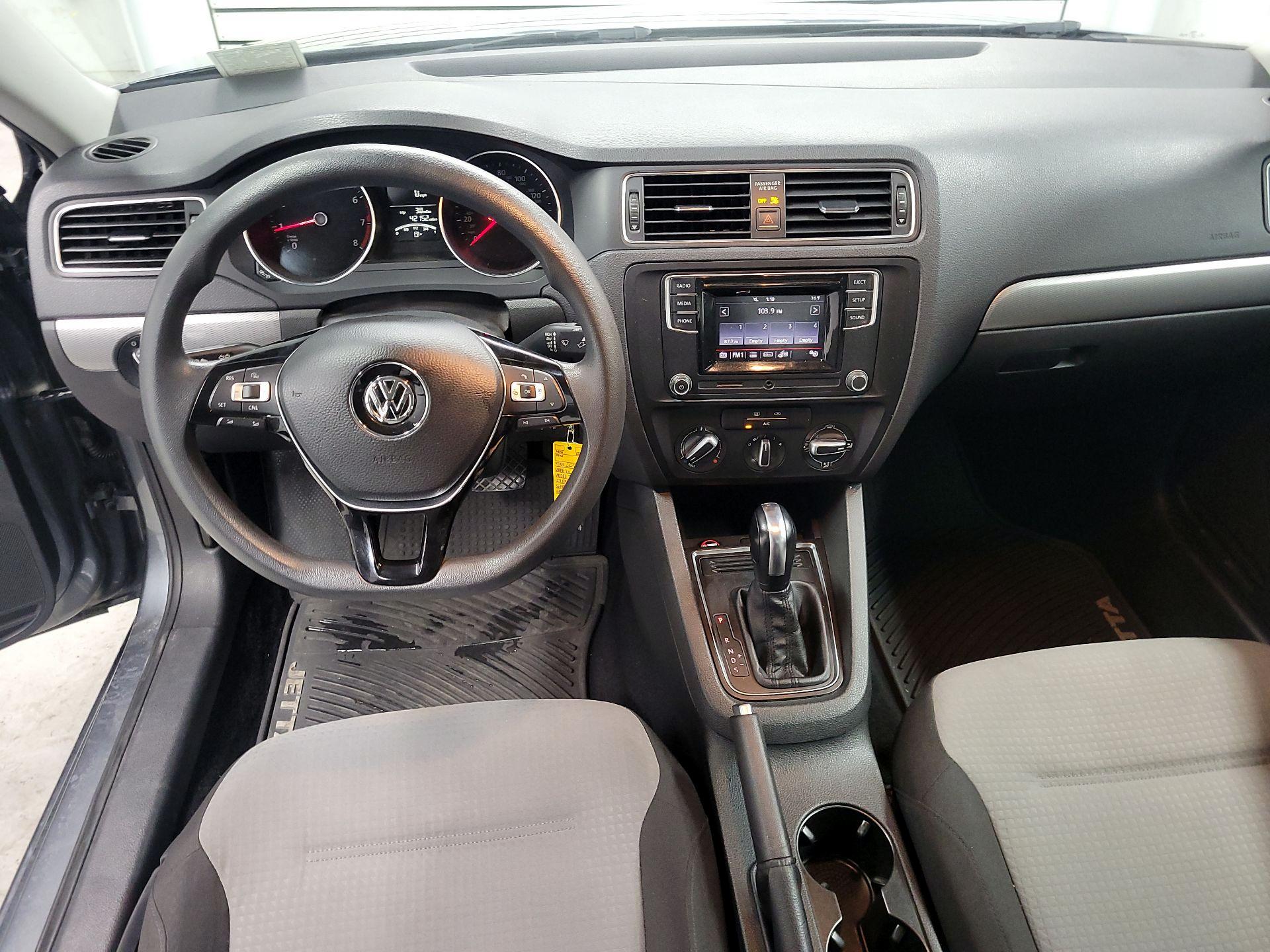 Thumbnail: 2018 Volkswagen Jetta - 9