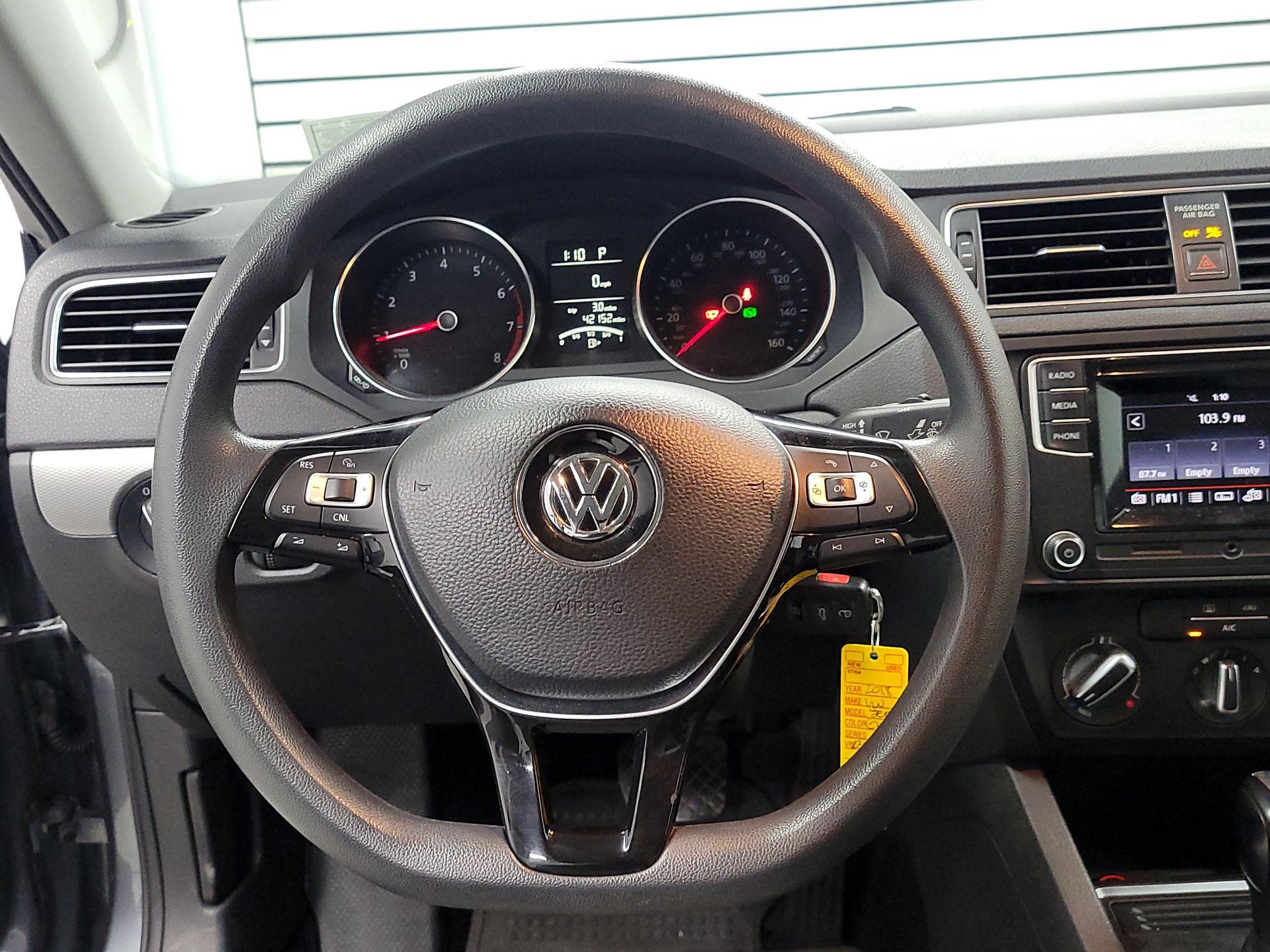 Thumbnail: 2018 Volkswagen Jetta - 10
