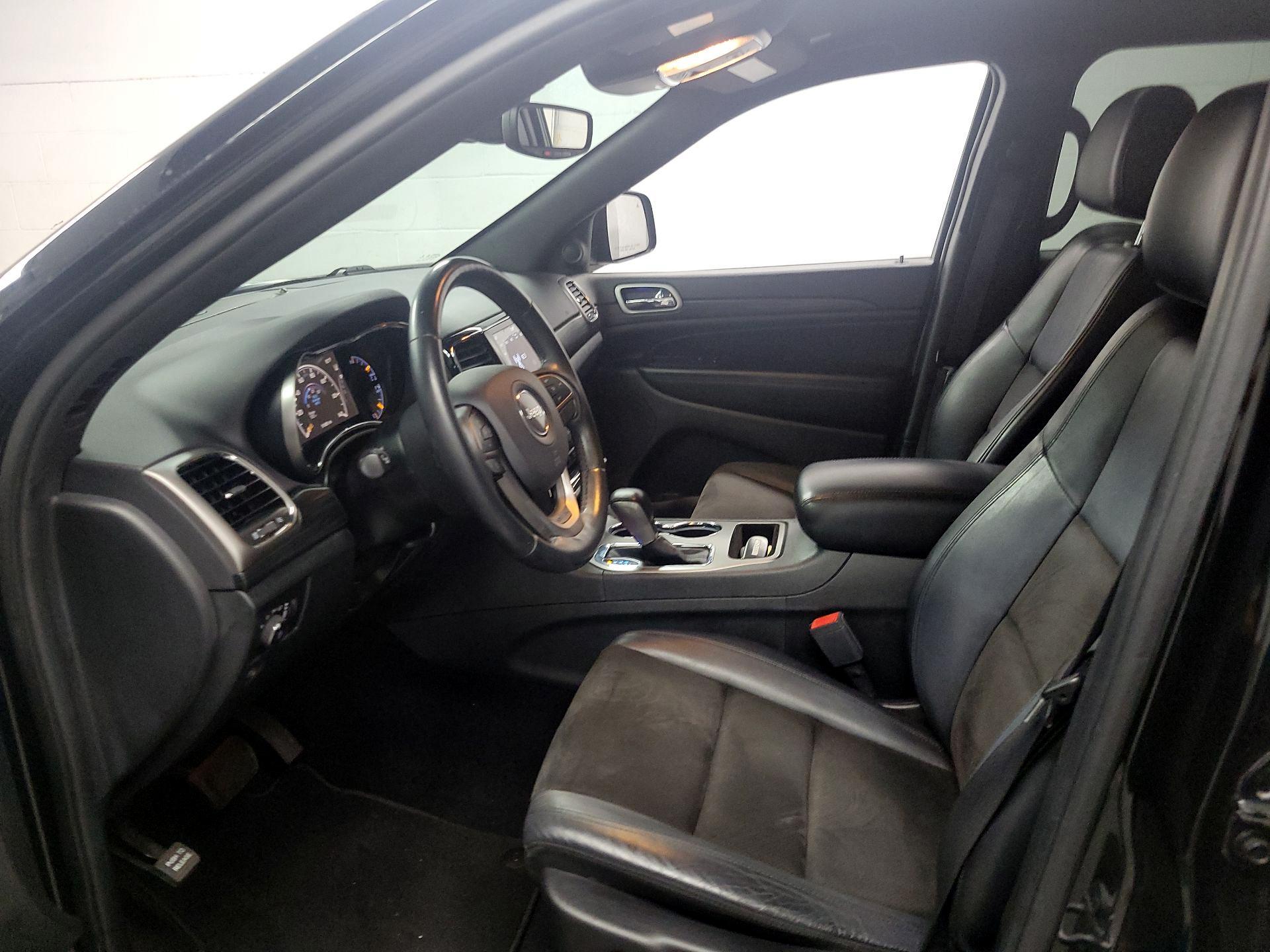 Thumbnail: 2020 Jeep Grand Cherokee - 11