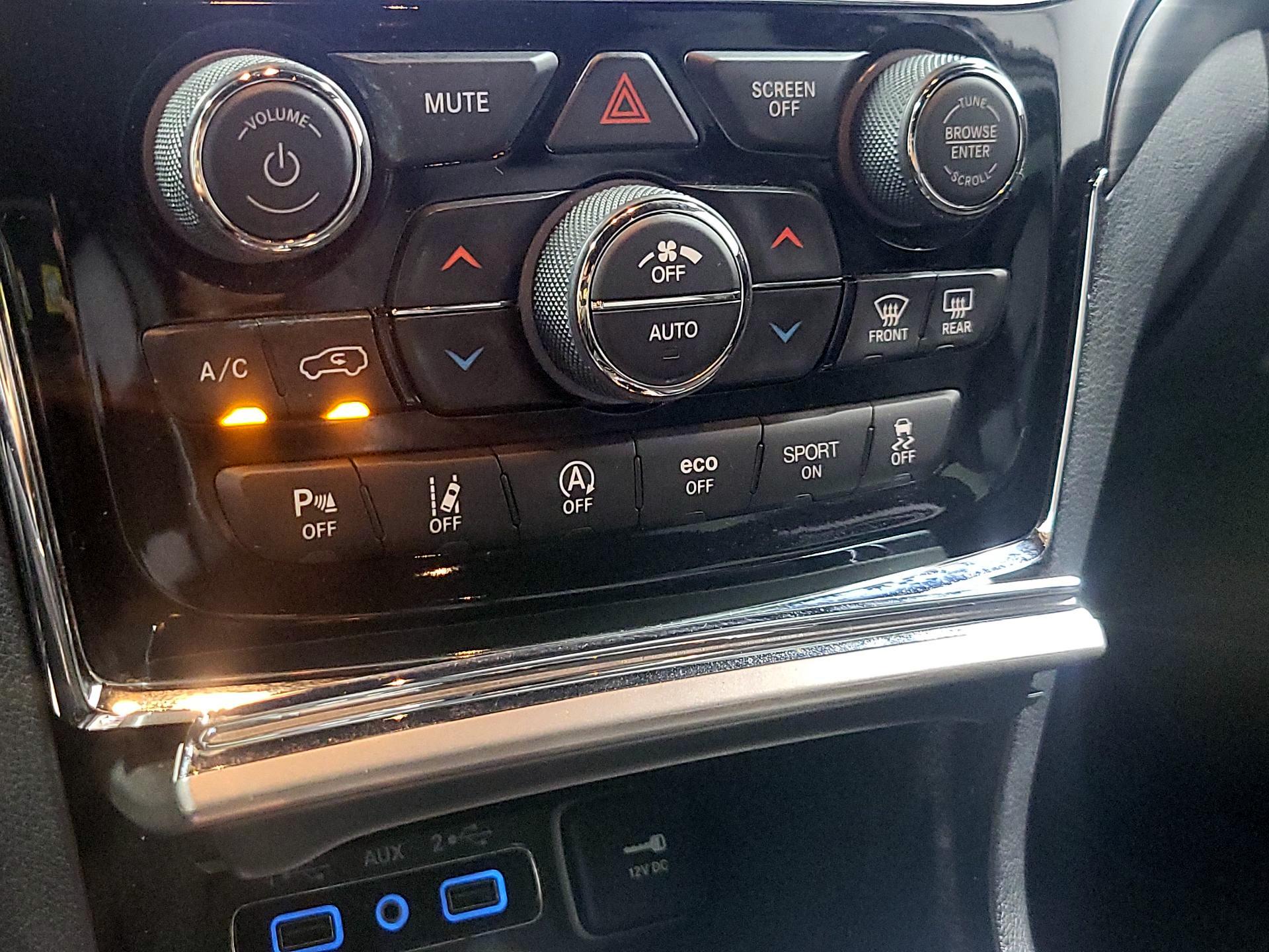 Thumbnail: 2020 Jeep Grand Cherokee - 16
