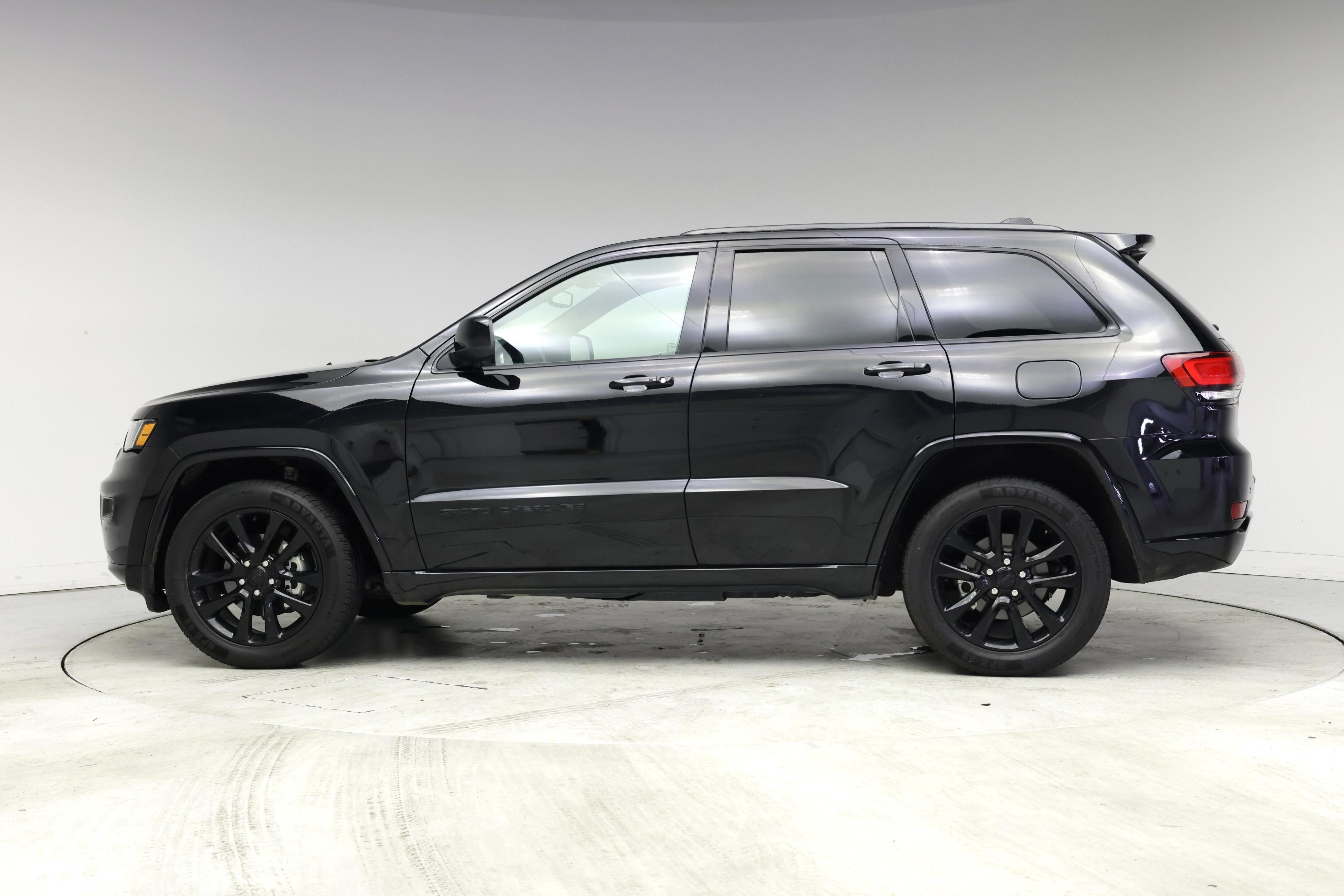 Thumbnail: 2020 Jeep Grand Cherokee - 3