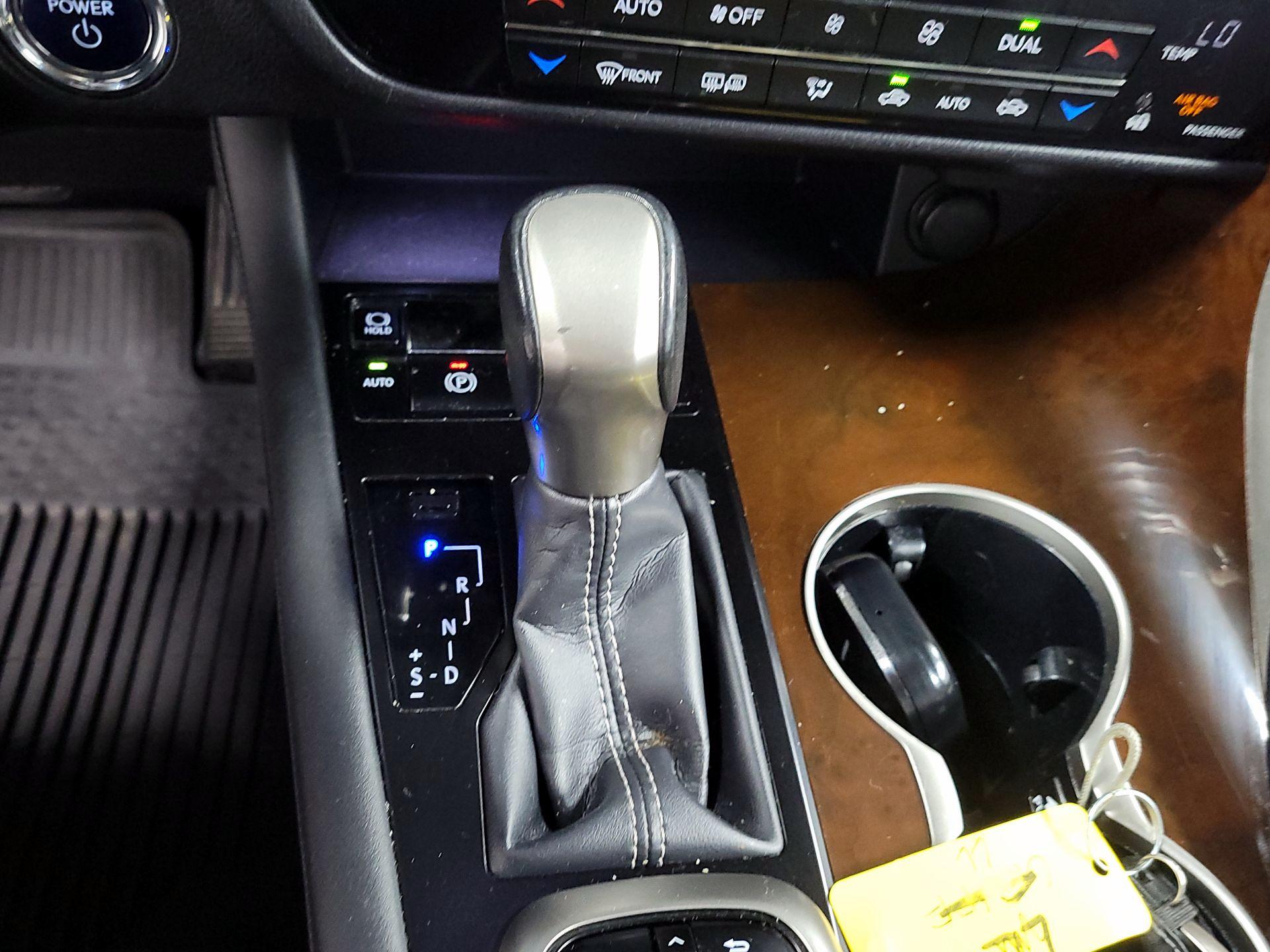 Thumbnail: 2019 Lexus RX - 17