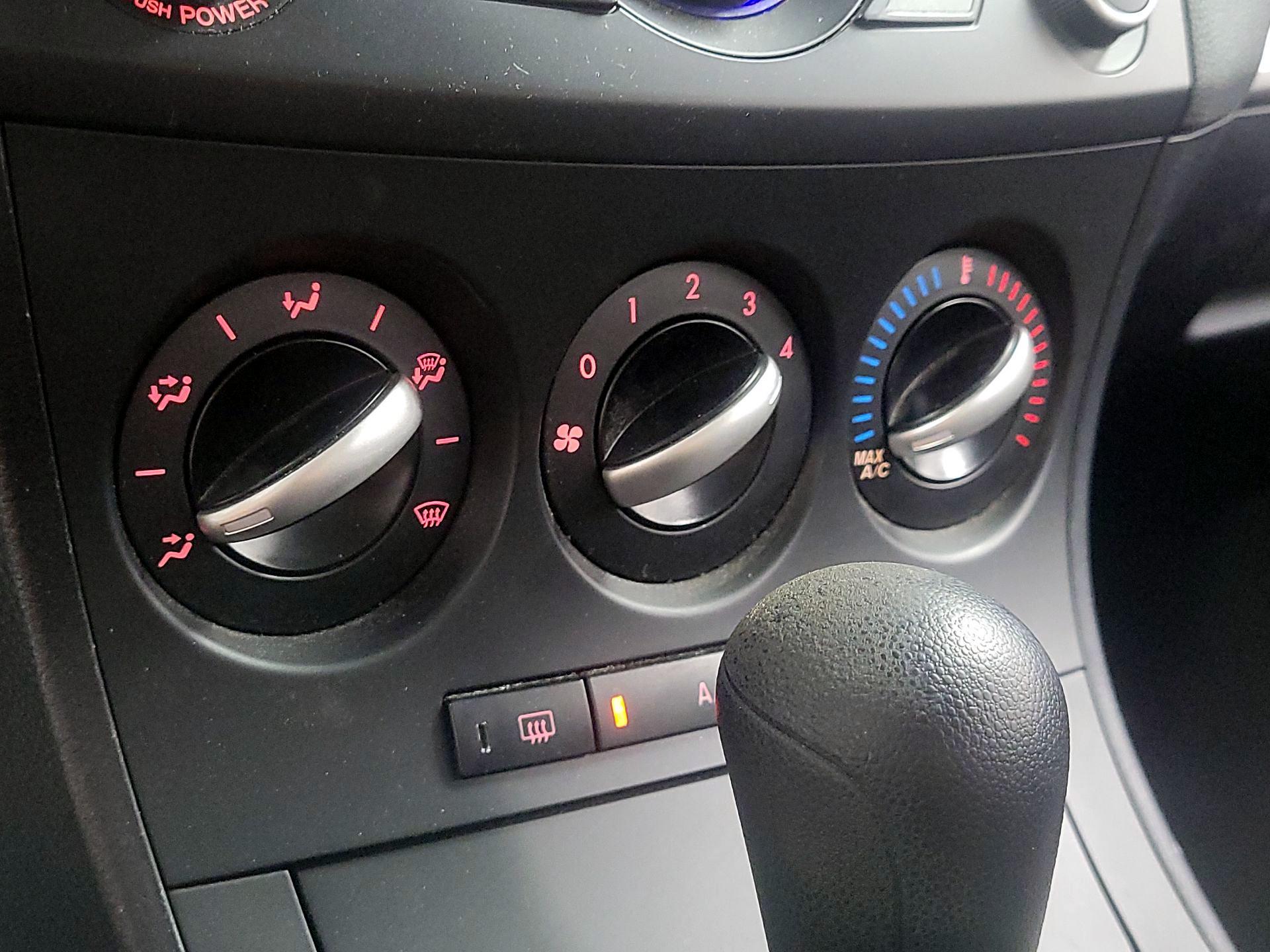 Thumbnail: 2013 Mazda Mazda3 - 14