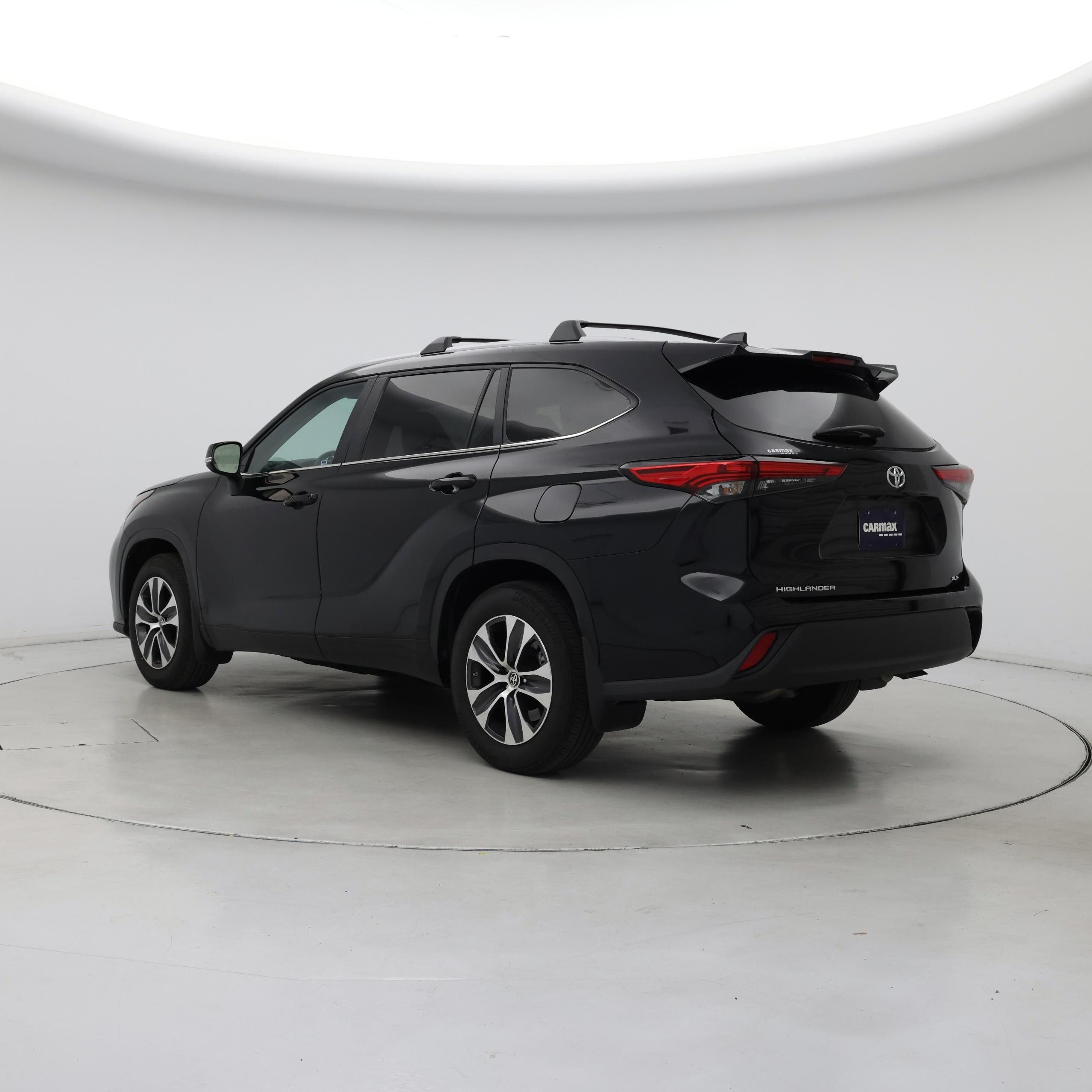 Thumbnail: 2023 Toyota Highlander - 2