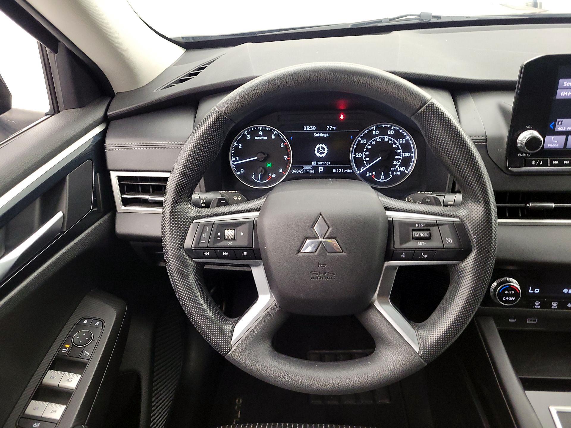 Thumbnail: 2022 Mitsubishi Outlander - 10