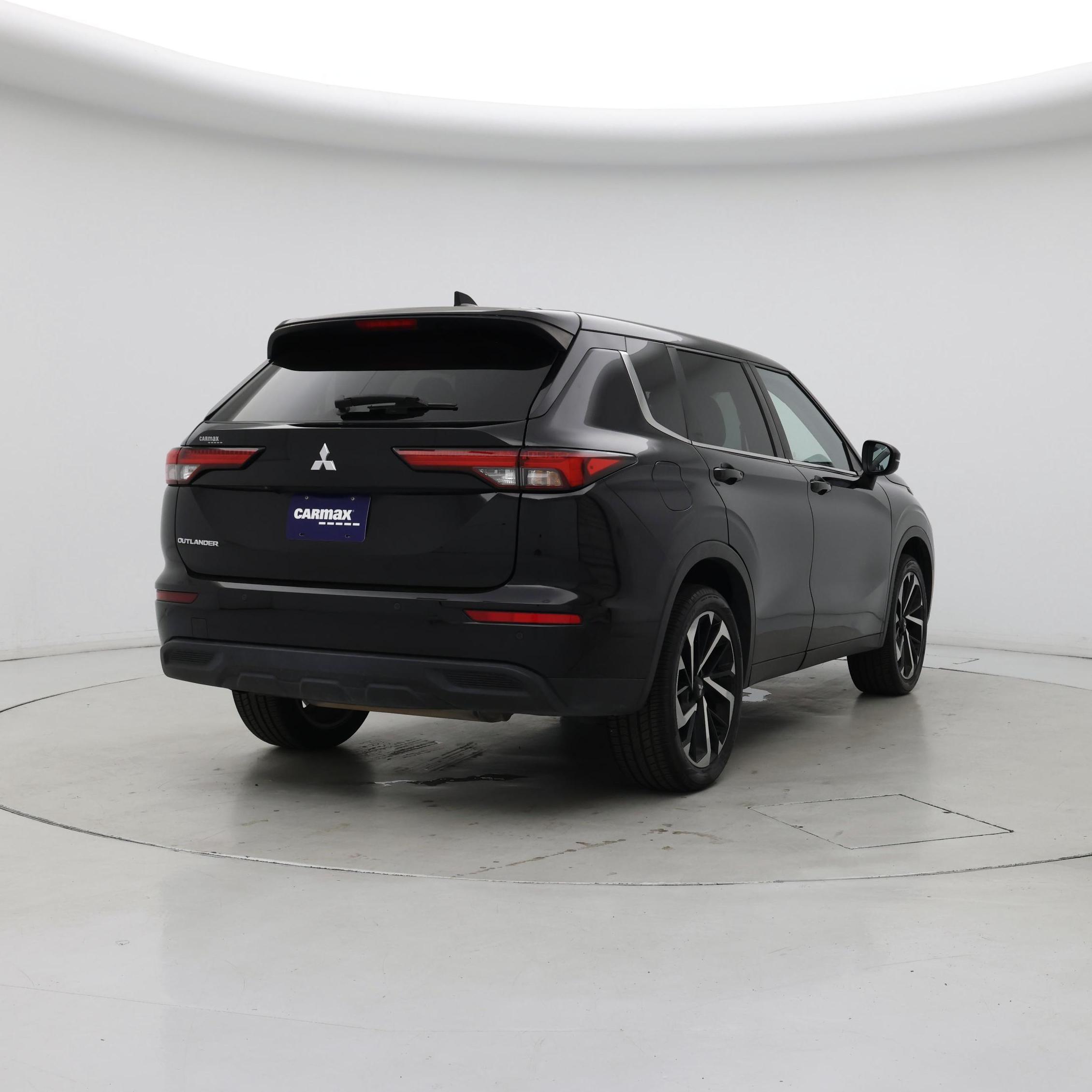 Thumbnail: 2022 Mitsubishi Outlander - 8