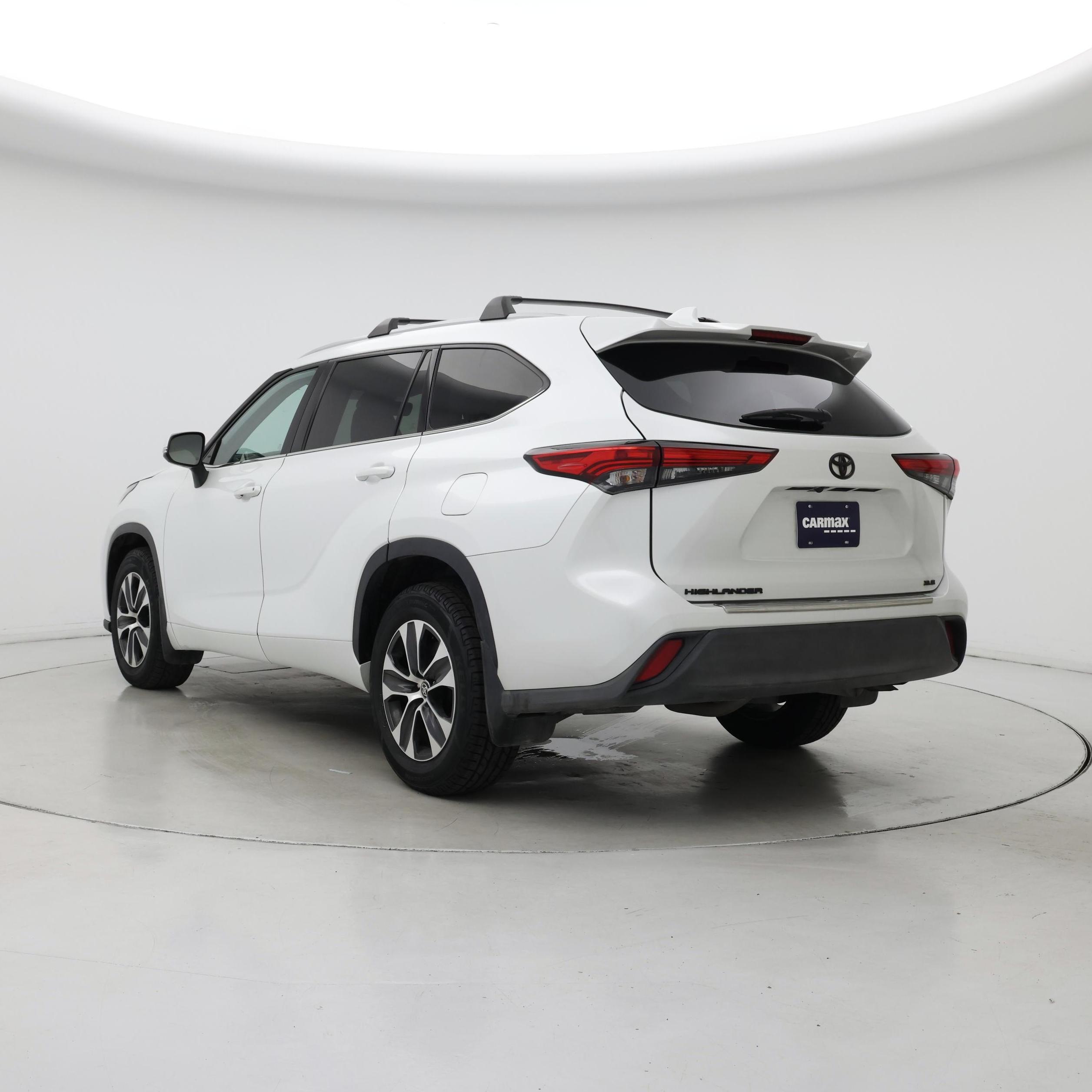 Thumbnail: 2022 Toyota Highlander - 2