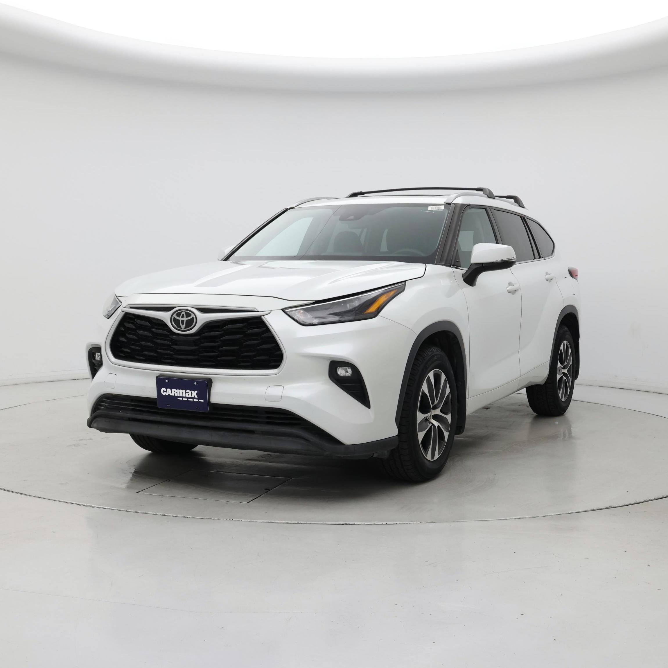 Thumbnail: 2022 Toyota Highlander - 4