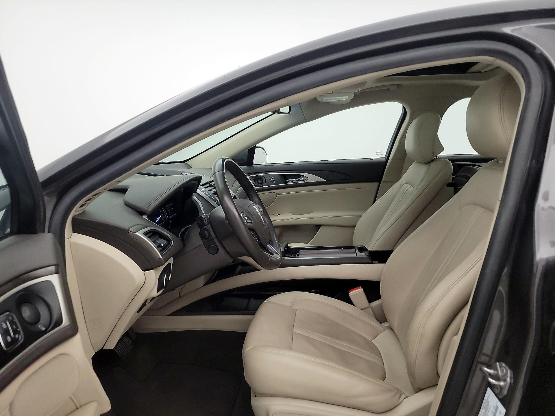 Thumbnail: 2019 Lincoln MKZ - 11