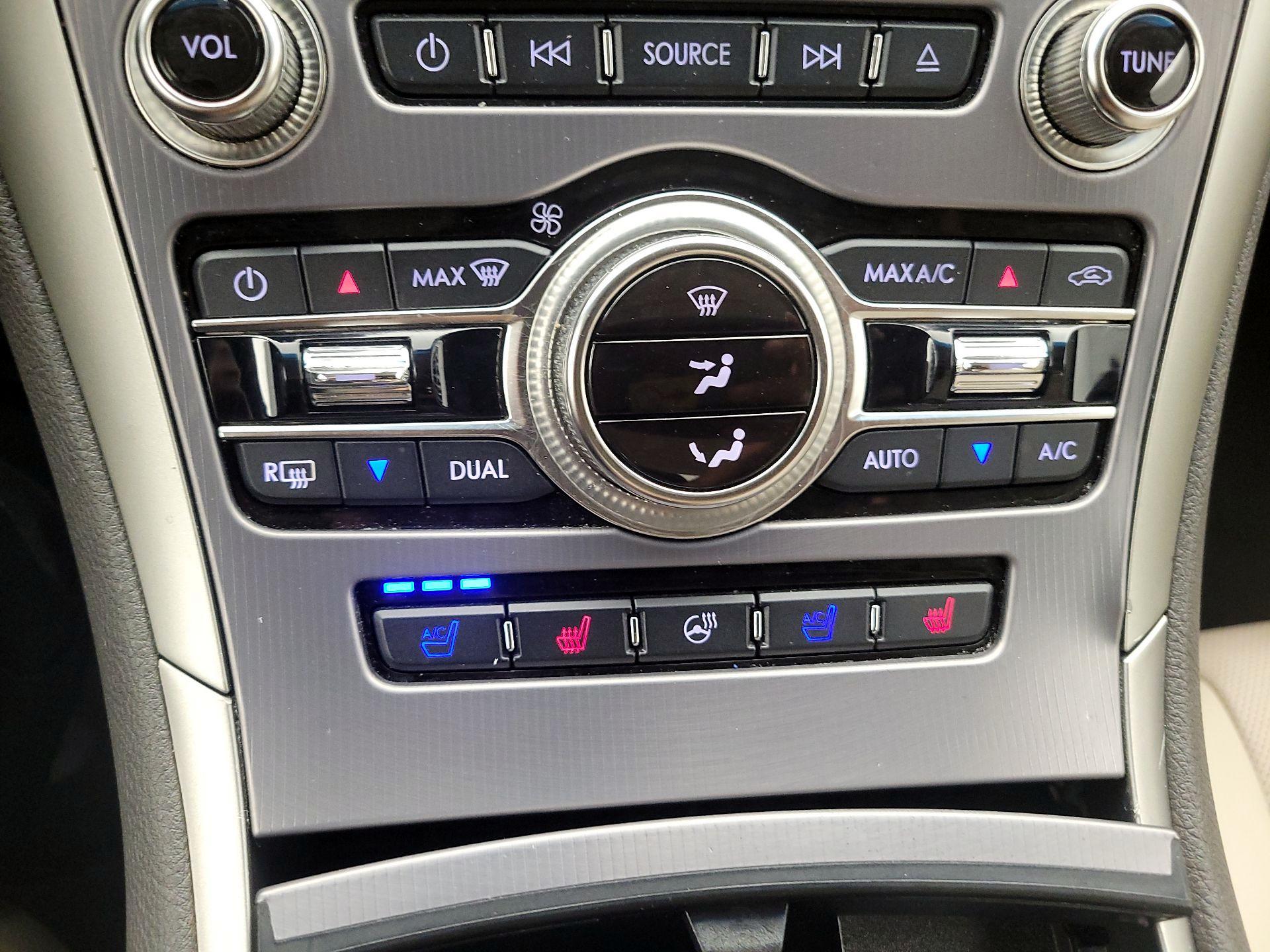 Thumbnail: 2019 Lincoln MKZ - 17