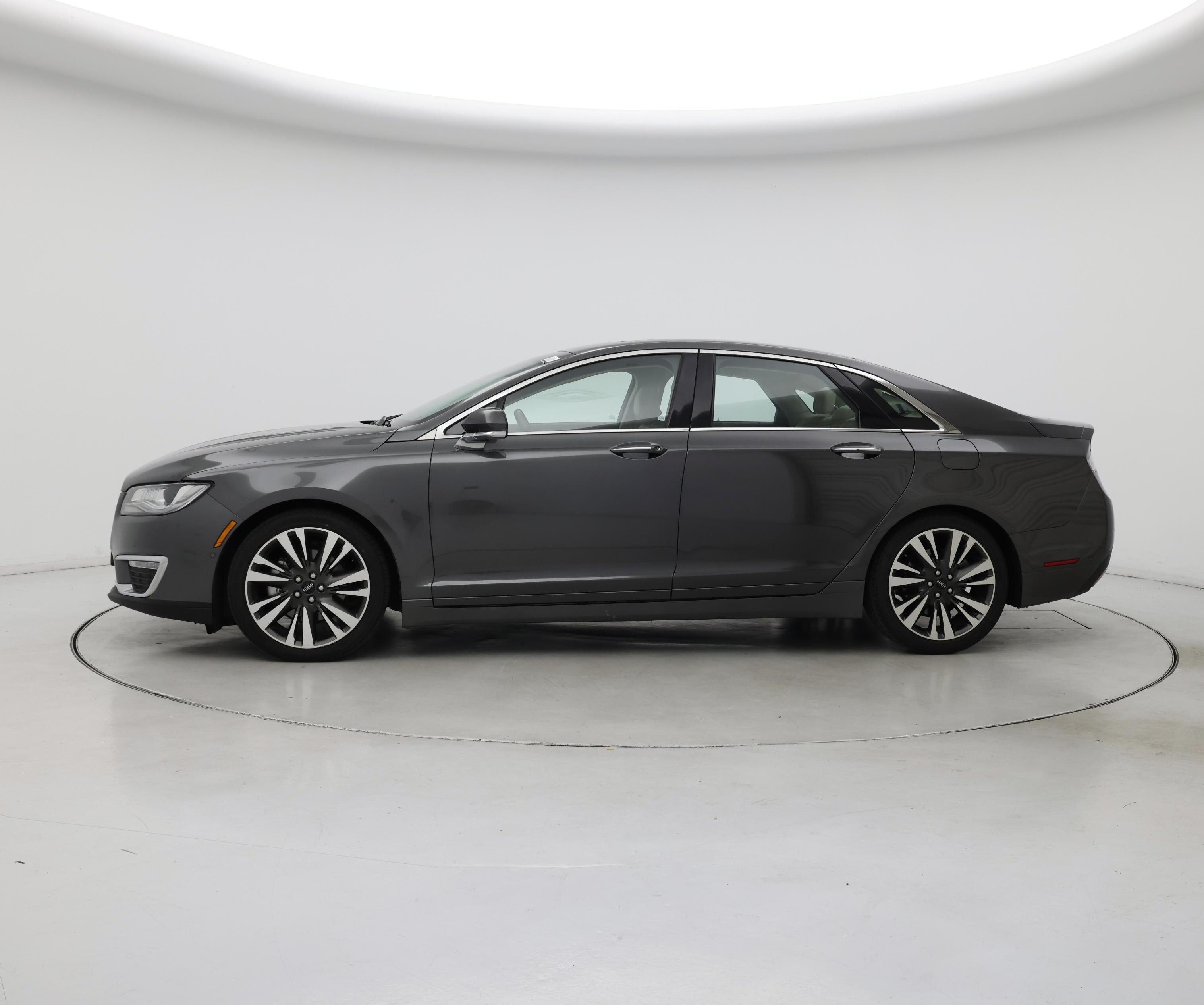 Thumbnail: 2019 Lincoln MKZ - 3