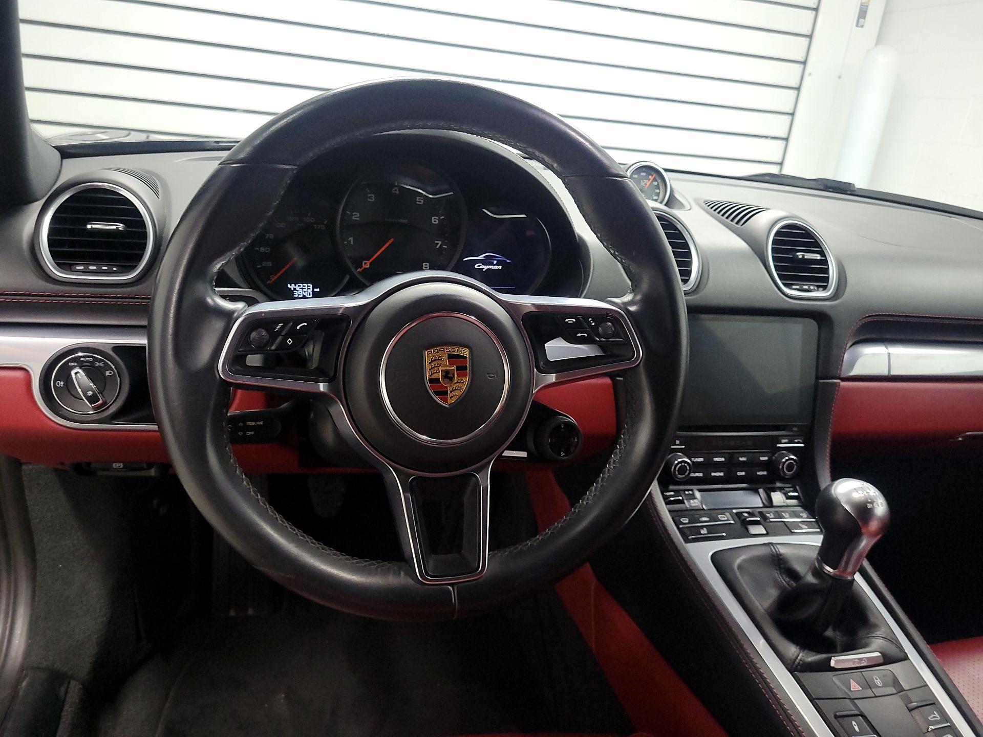 Thumbnail: 2017 Porsche 718 Cayman - 10