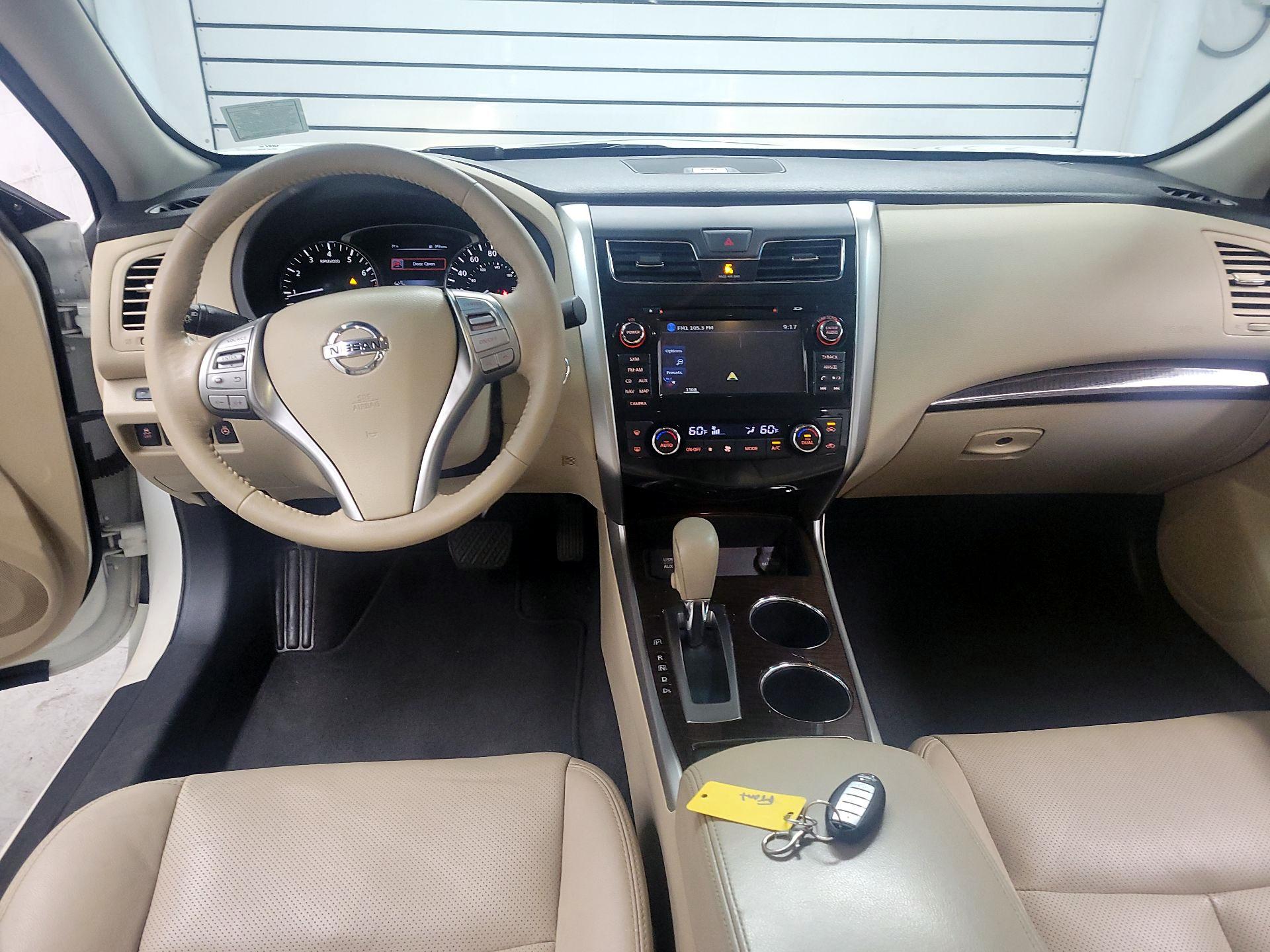 Thumbnail: 2015 Nissan Altima - 9