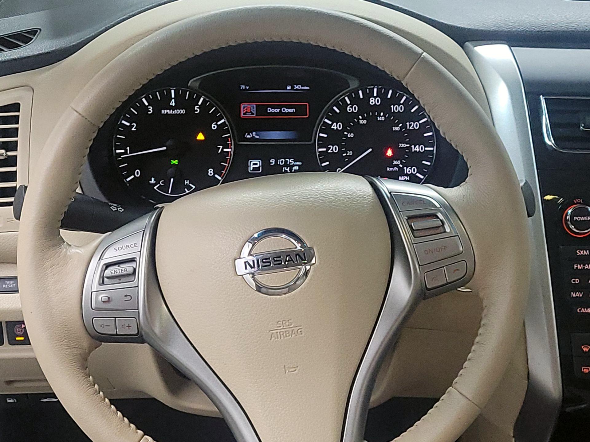 Thumbnail: 2015 Nissan Altima - 10