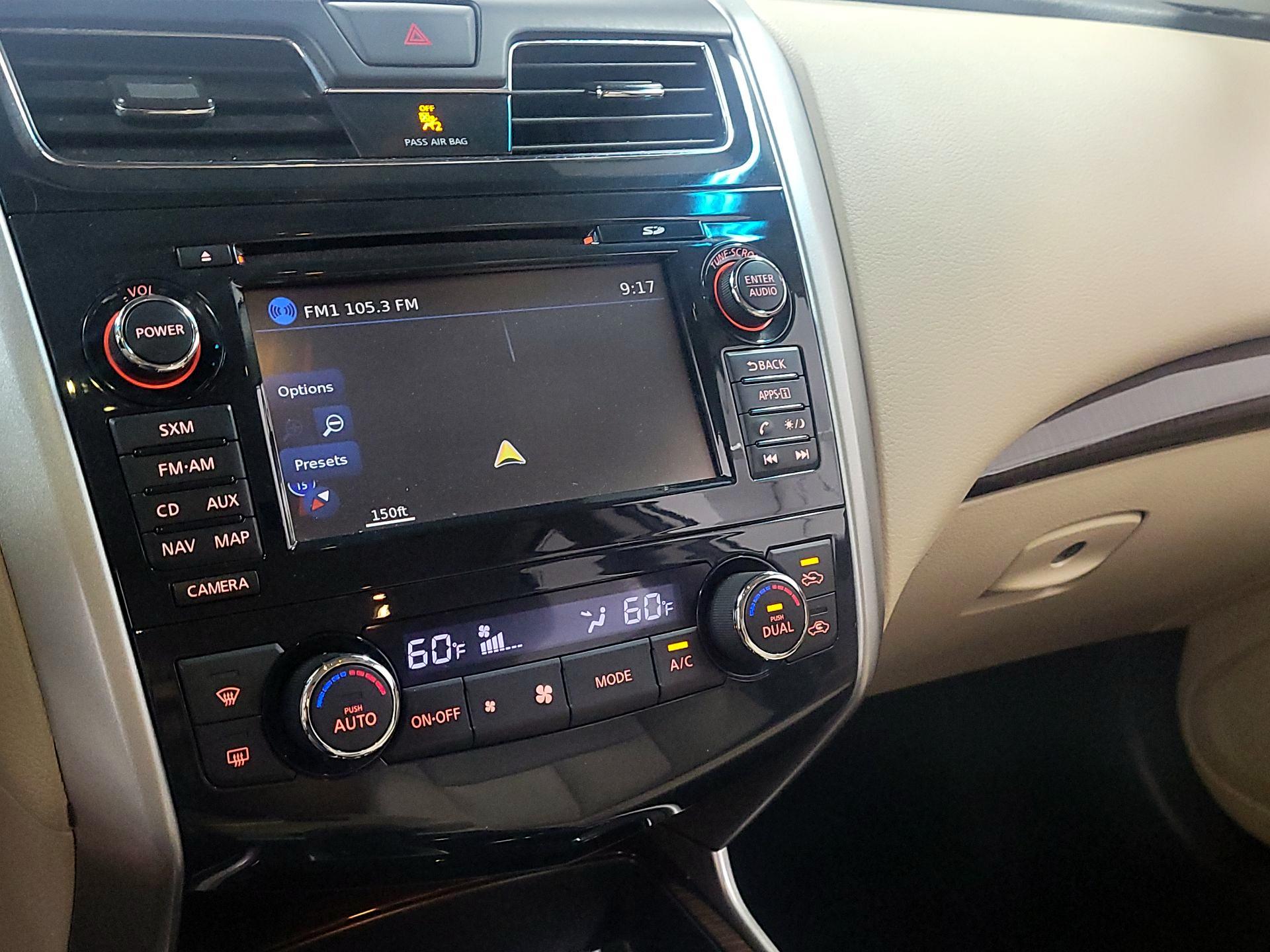 Thumbnail: 2015 Nissan Altima - 14