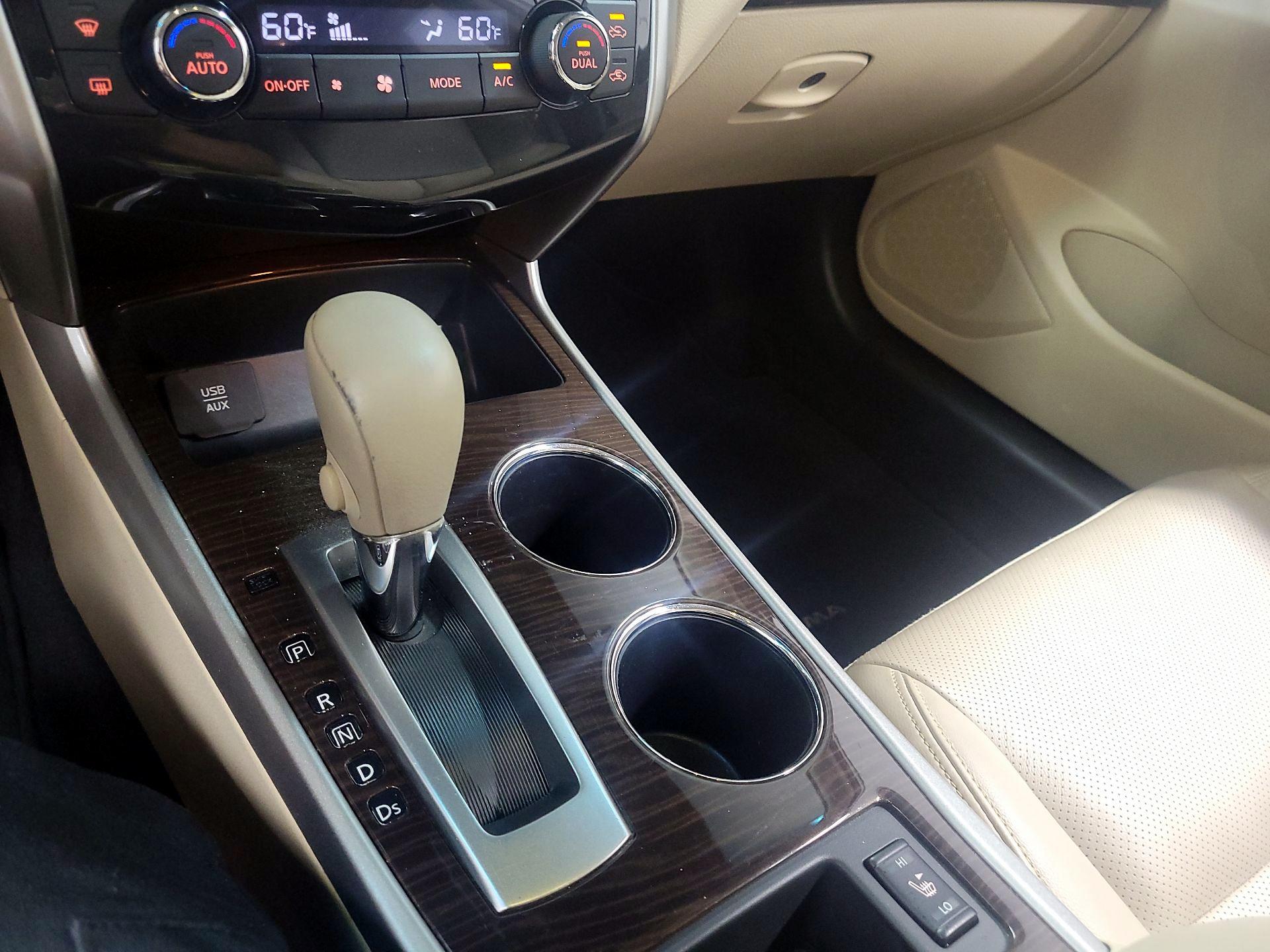 Thumbnail: 2015 Nissan Altima - 16