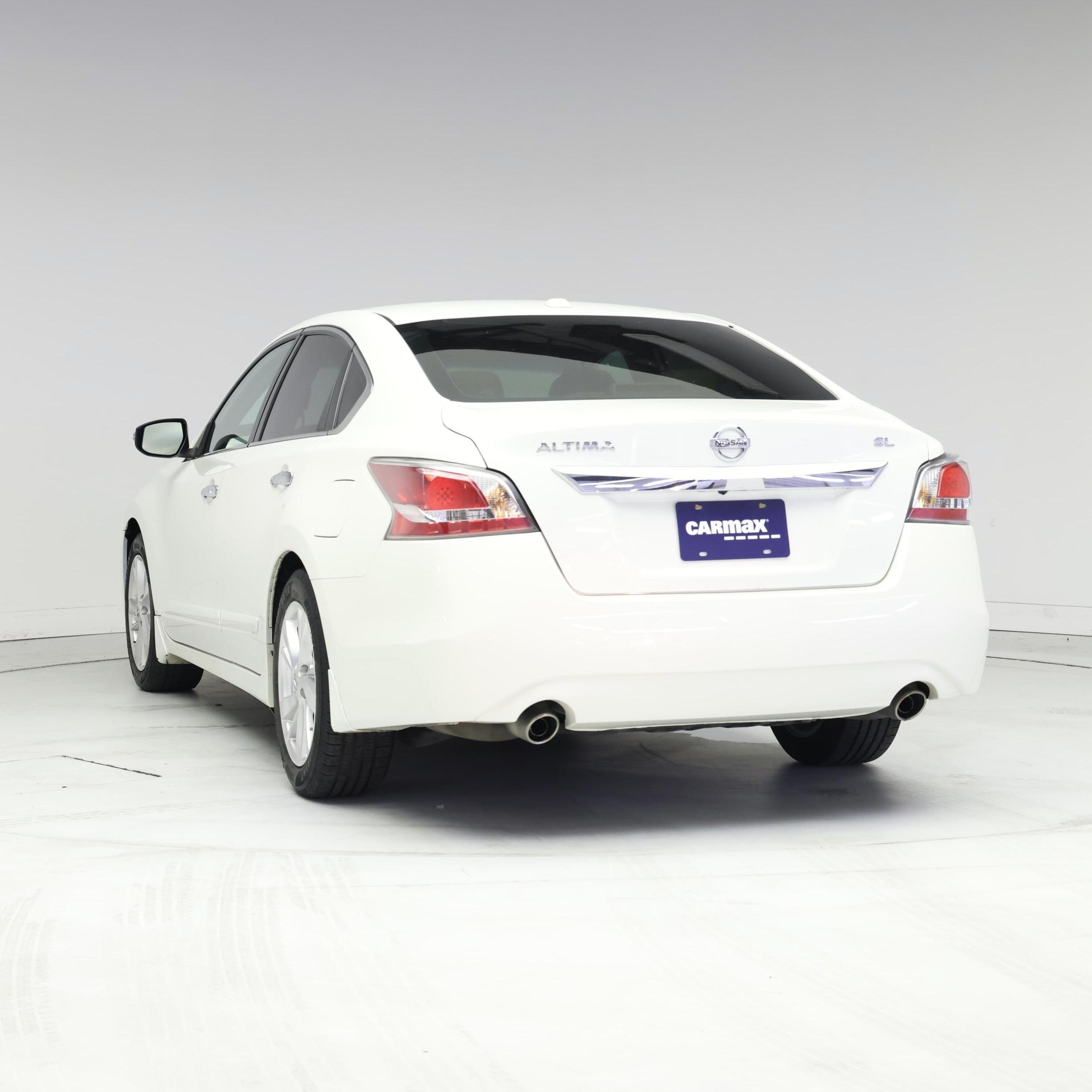Thumbnail: 2015 Nissan Altima - 2