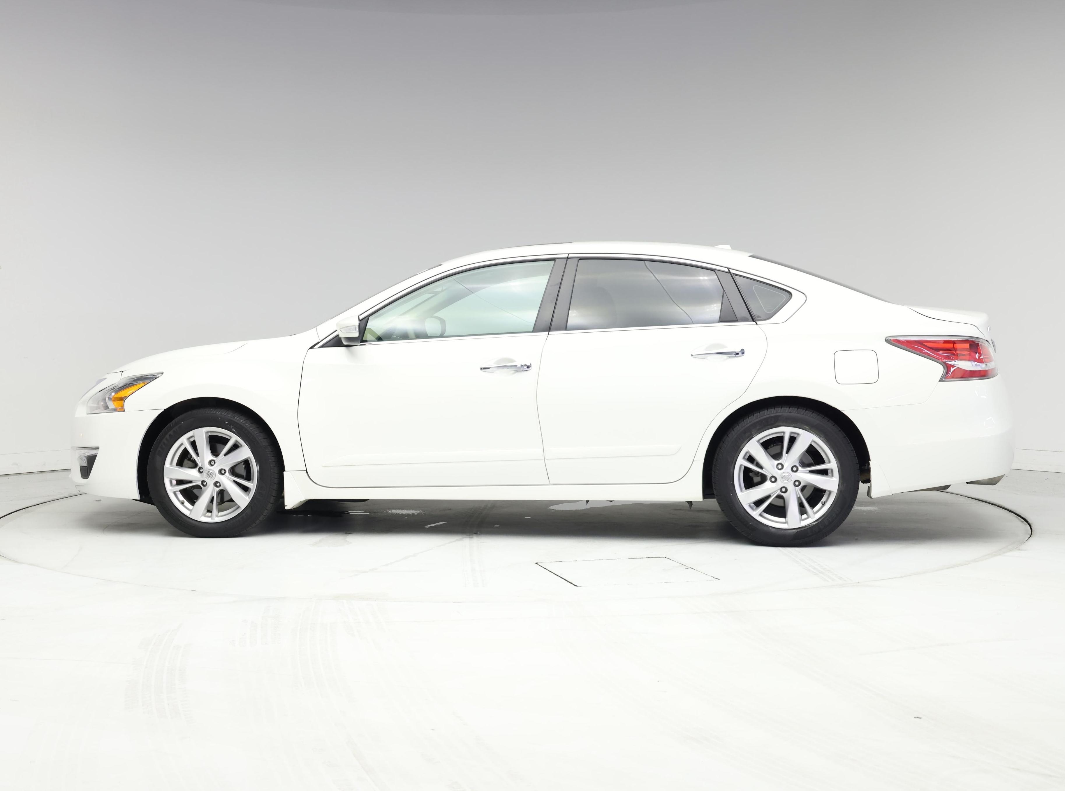 Thumbnail: 2015 Nissan Altima - 3