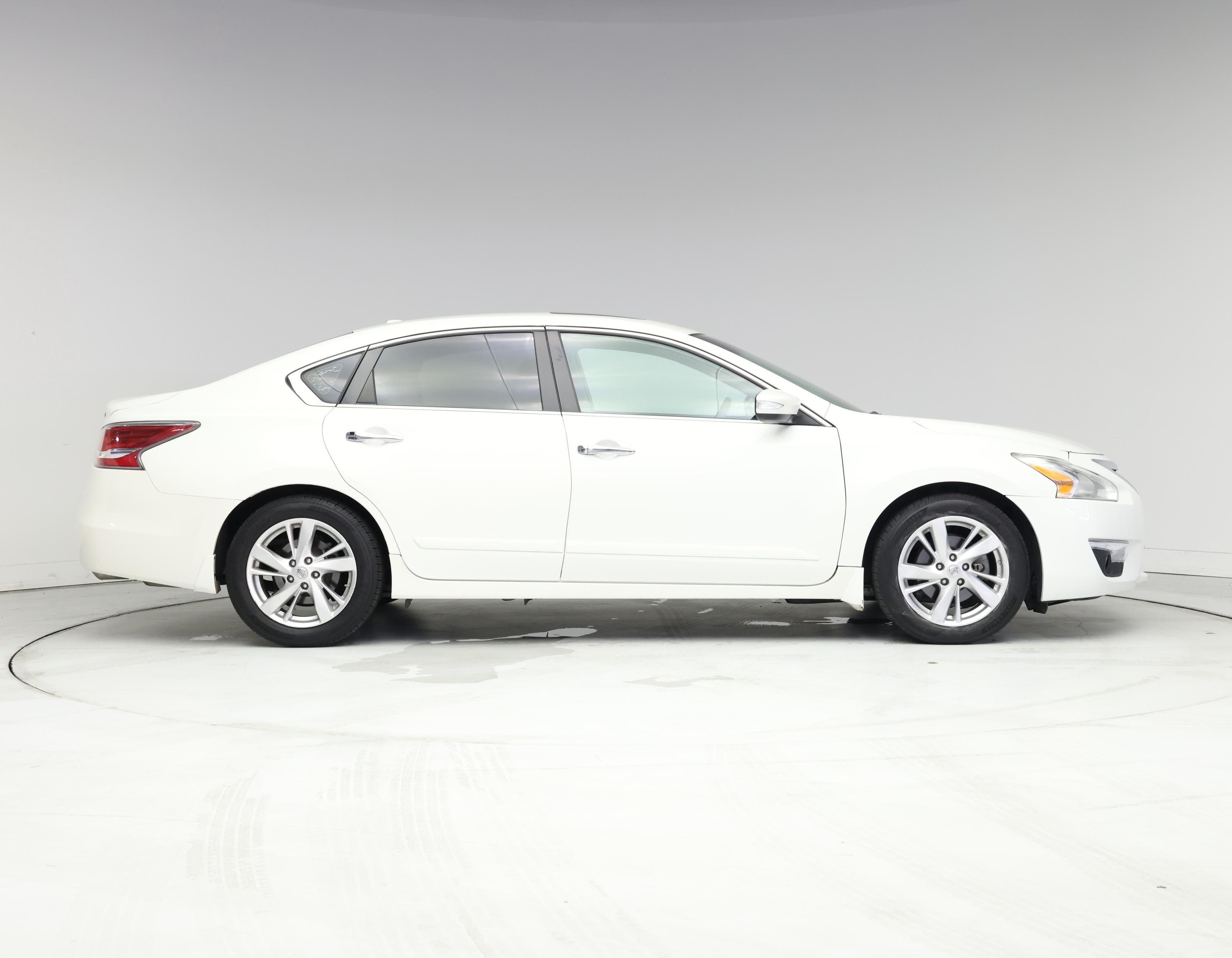 Thumbnail: 2015 Nissan Altima - 7