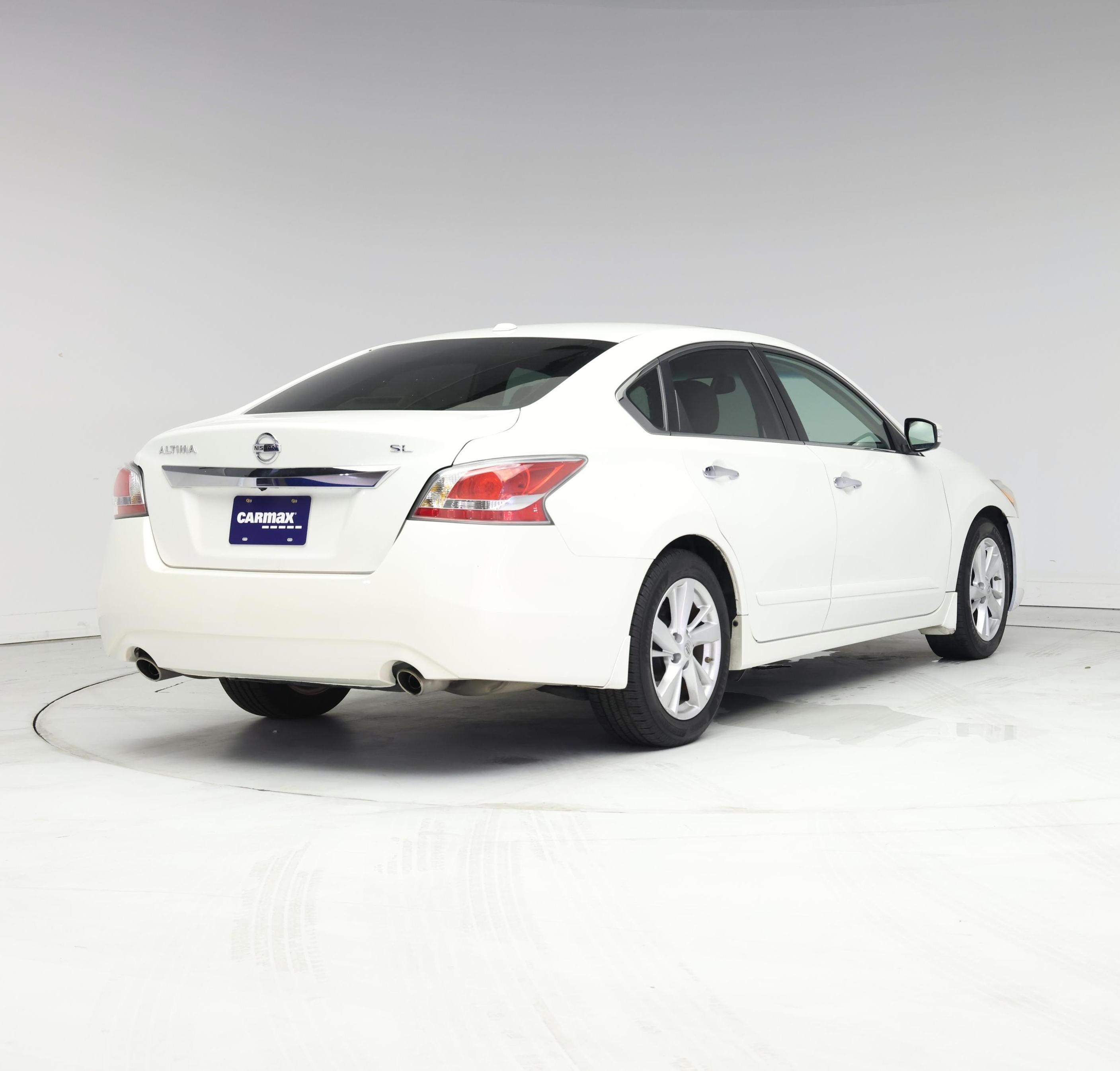 Thumbnail: 2015 Nissan Altima - 8