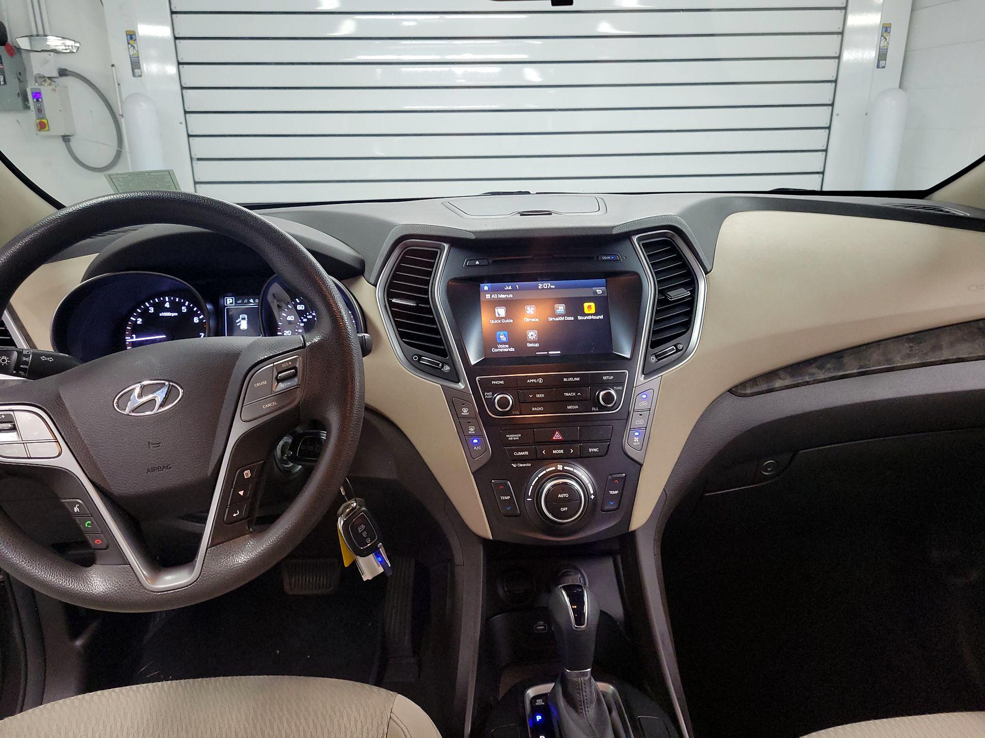 Thumbnail: 2017 Hyundai Santa Fe - 9