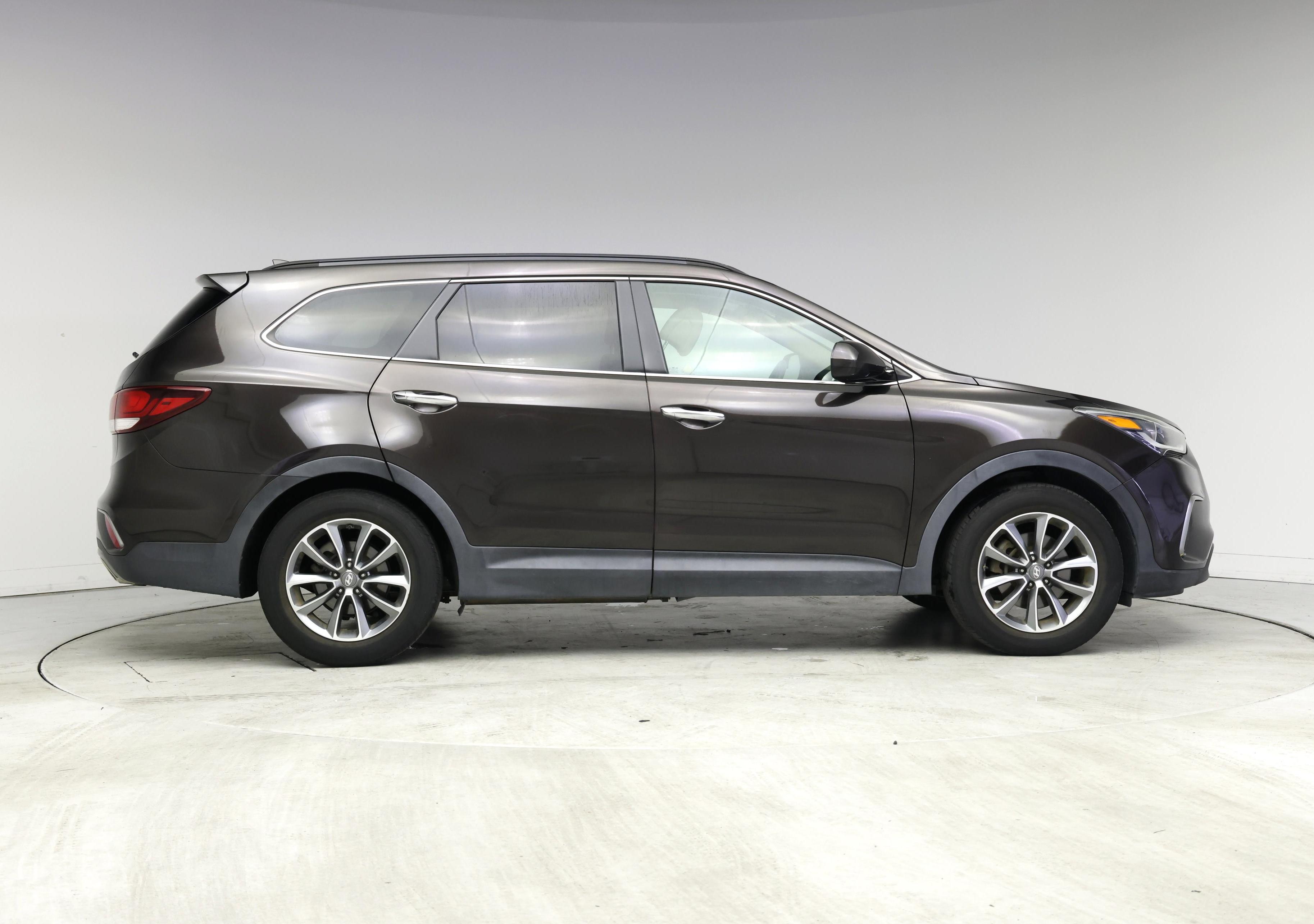 Thumbnail: 2017 Hyundai Santa Fe - 7