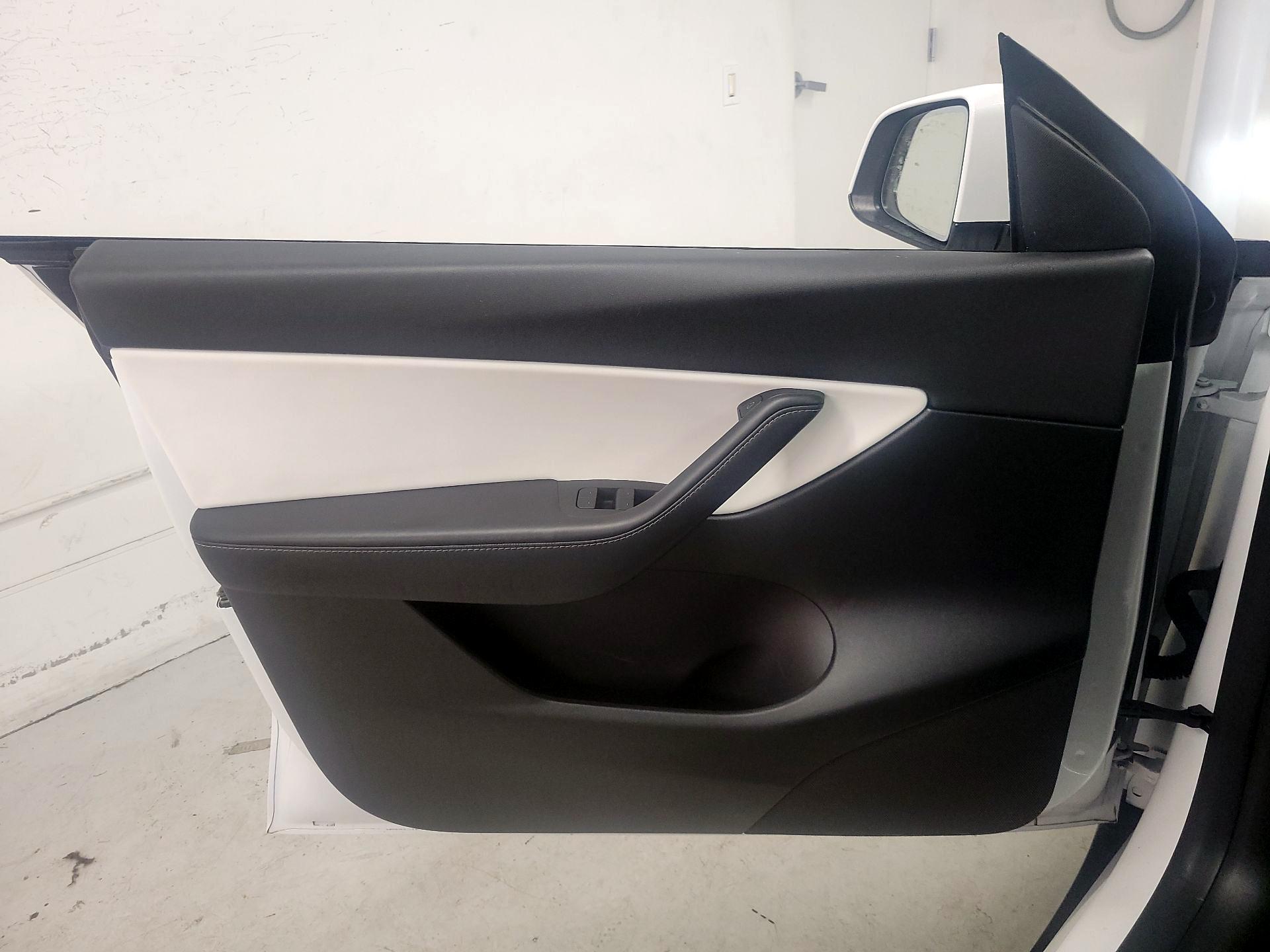 Thumbnail: 2021 Tesla Model Y - 12