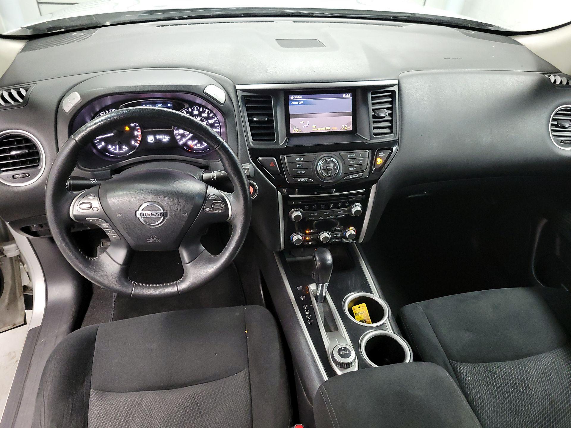 Thumbnail: 2014 Nissan Pathfinder - 9