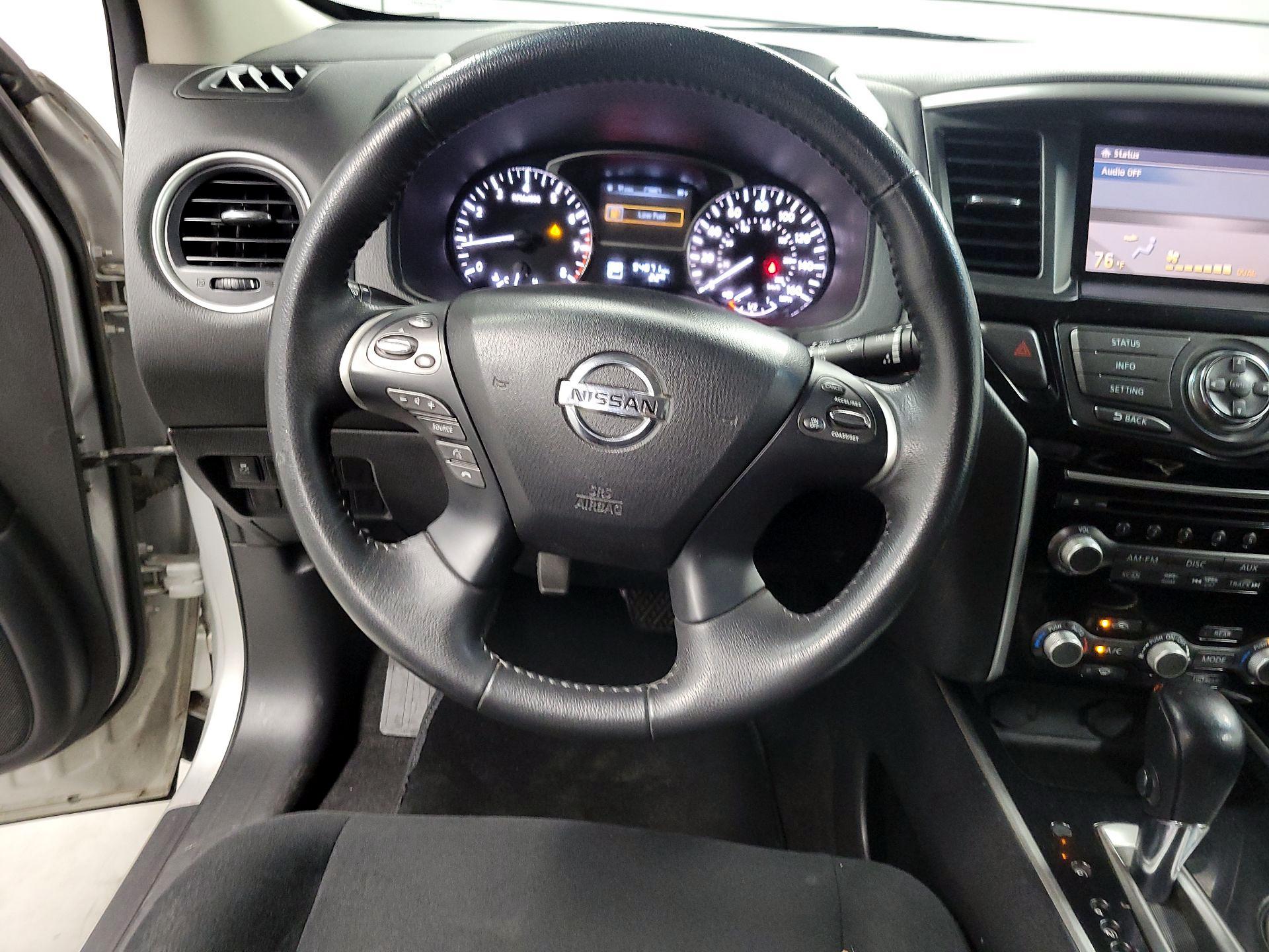Thumbnail: 2014 Nissan Pathfinder - 10