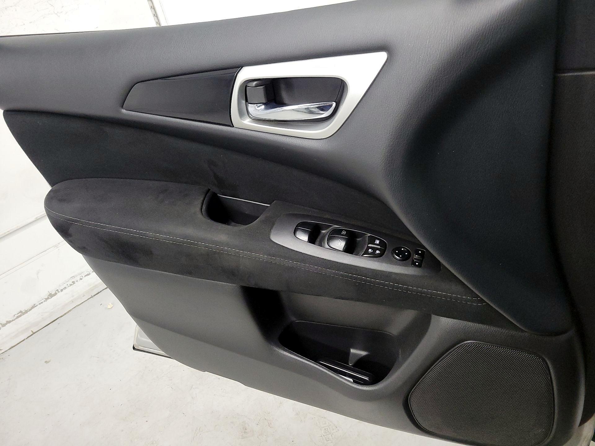 Thumbnail: 2014 Nissan Pathfinder - 12
