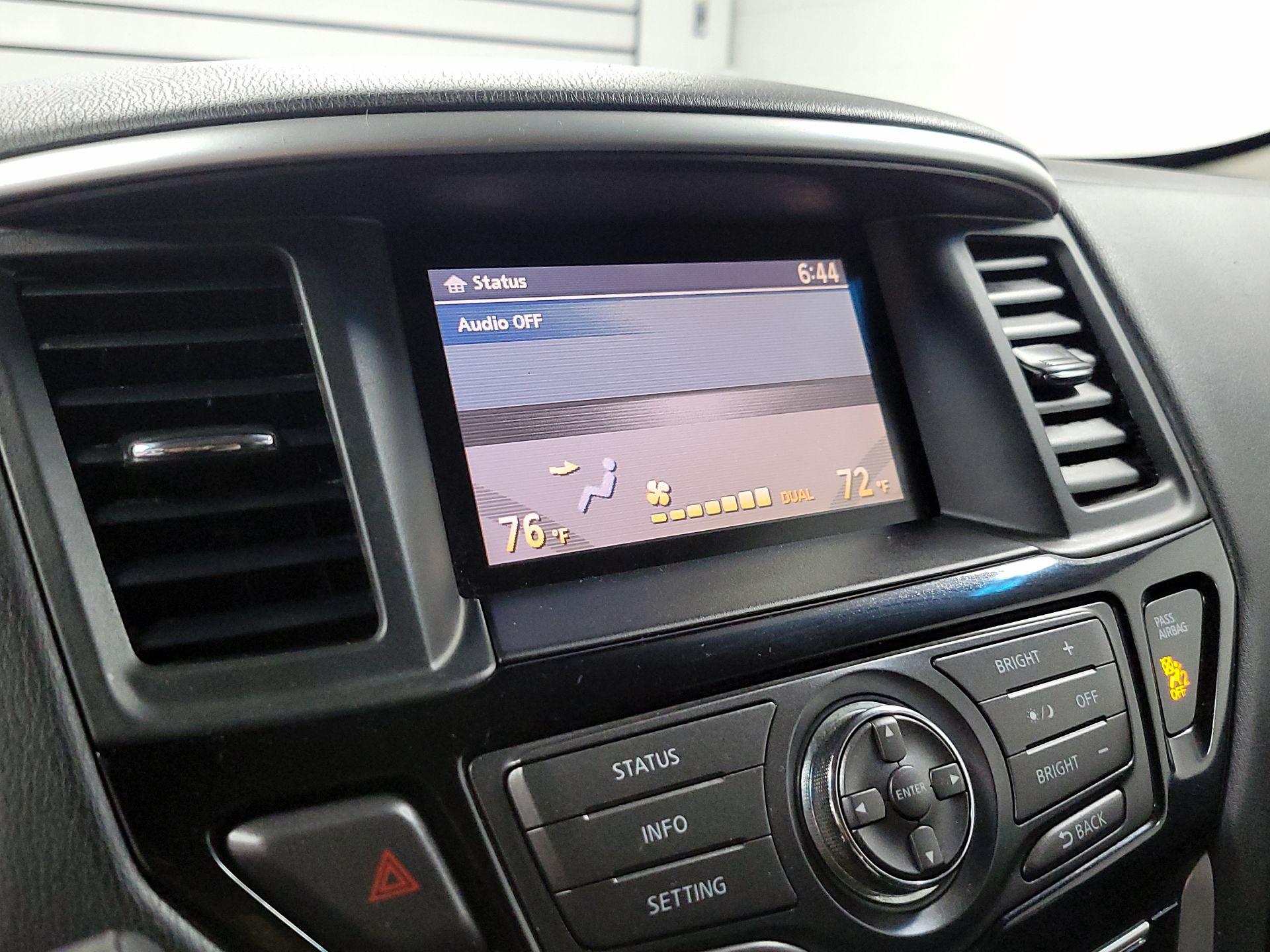 Thumbnail: 2014 Nissan Pathfinder - 15
