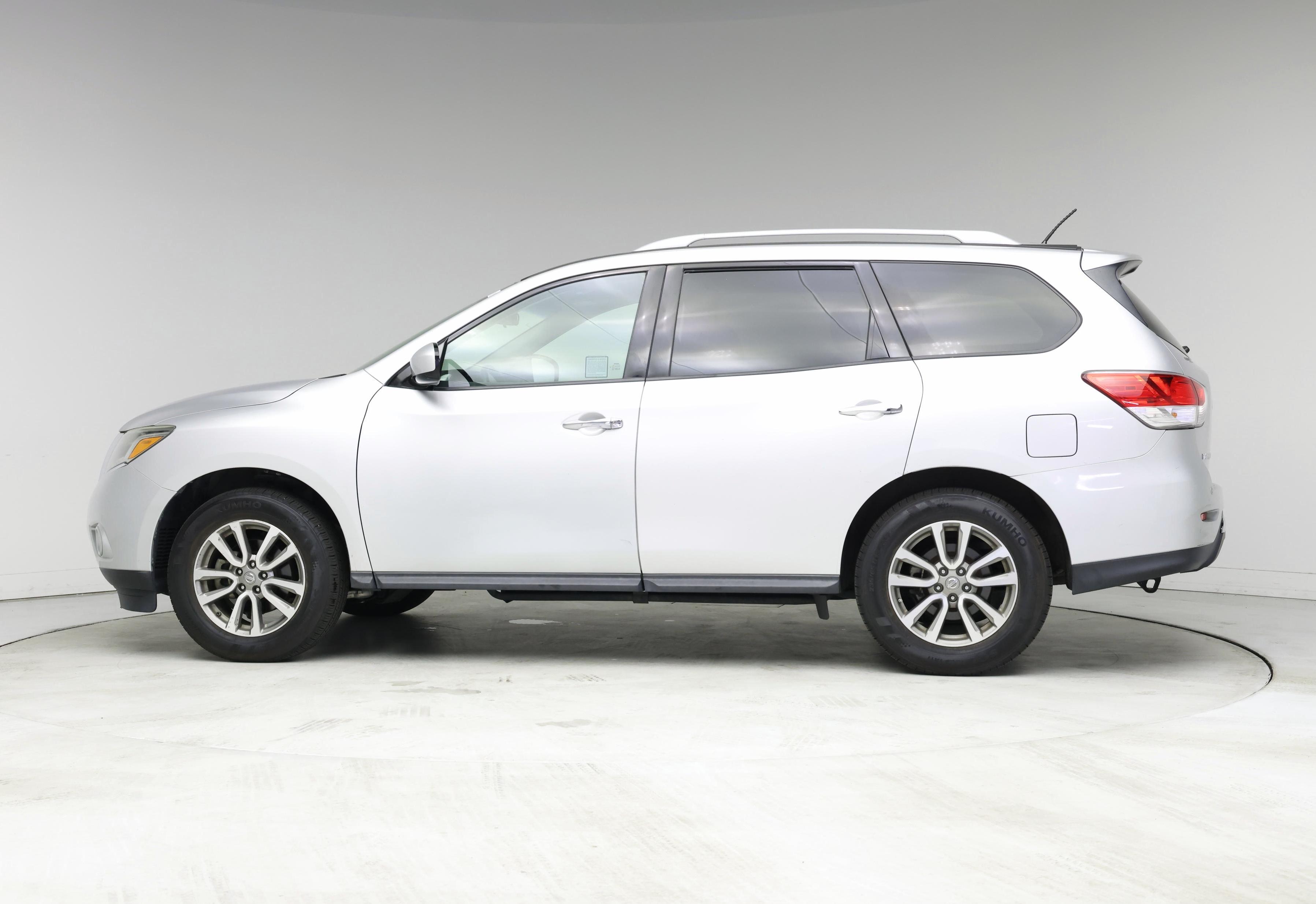 Thumbnail: 2014 Nissan Pathfinder - 3