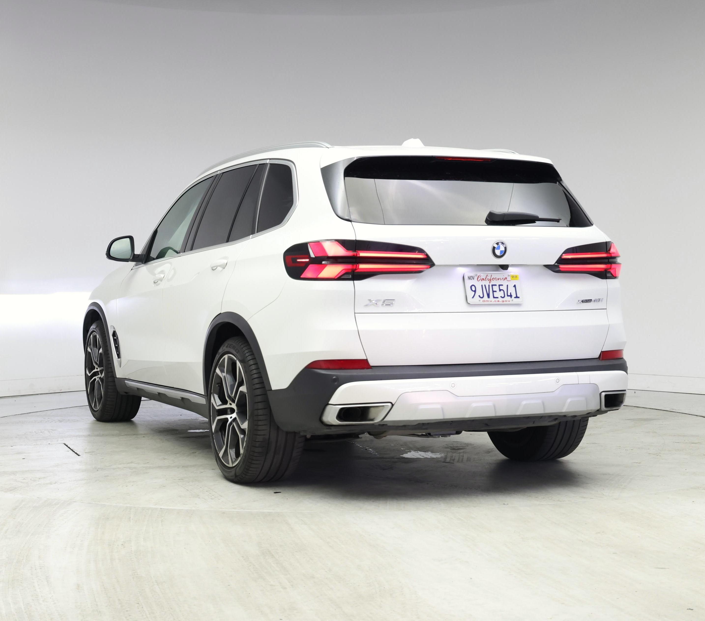 Thumbnail: 2024 BMW X5 - 2