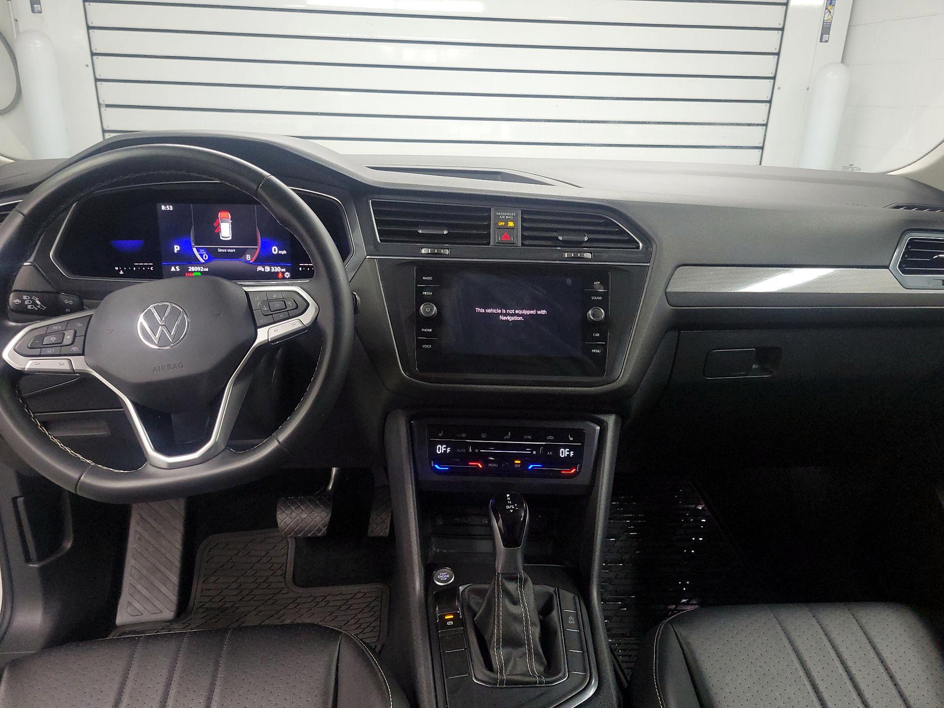 Thumbnail: 2022 Volkswagen Tiguan - 9