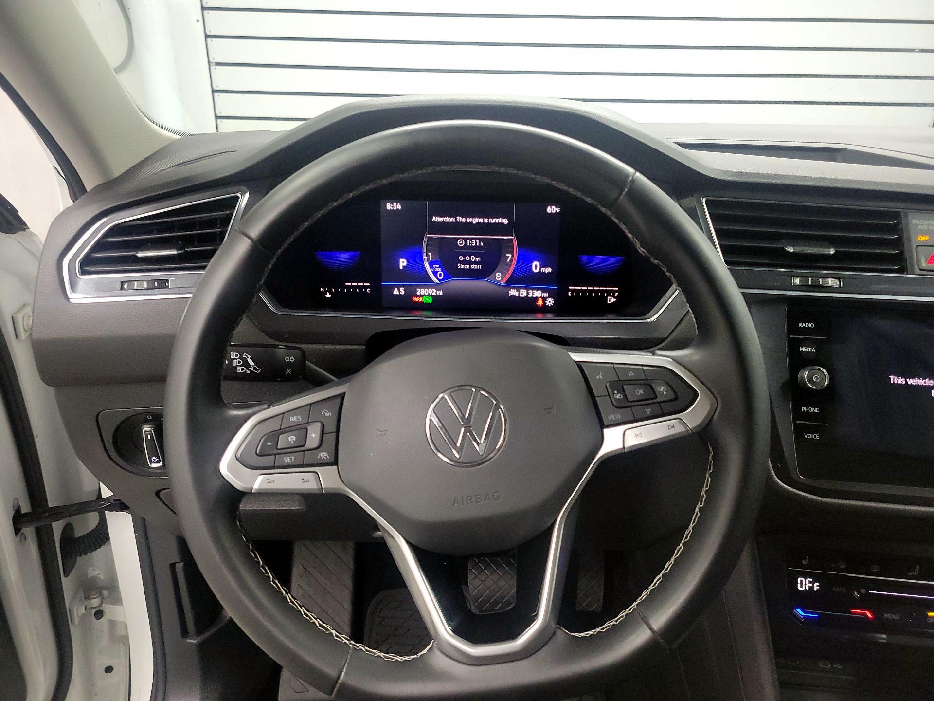 Thumbnail: 2022 Volkswagen Tiguan - 10