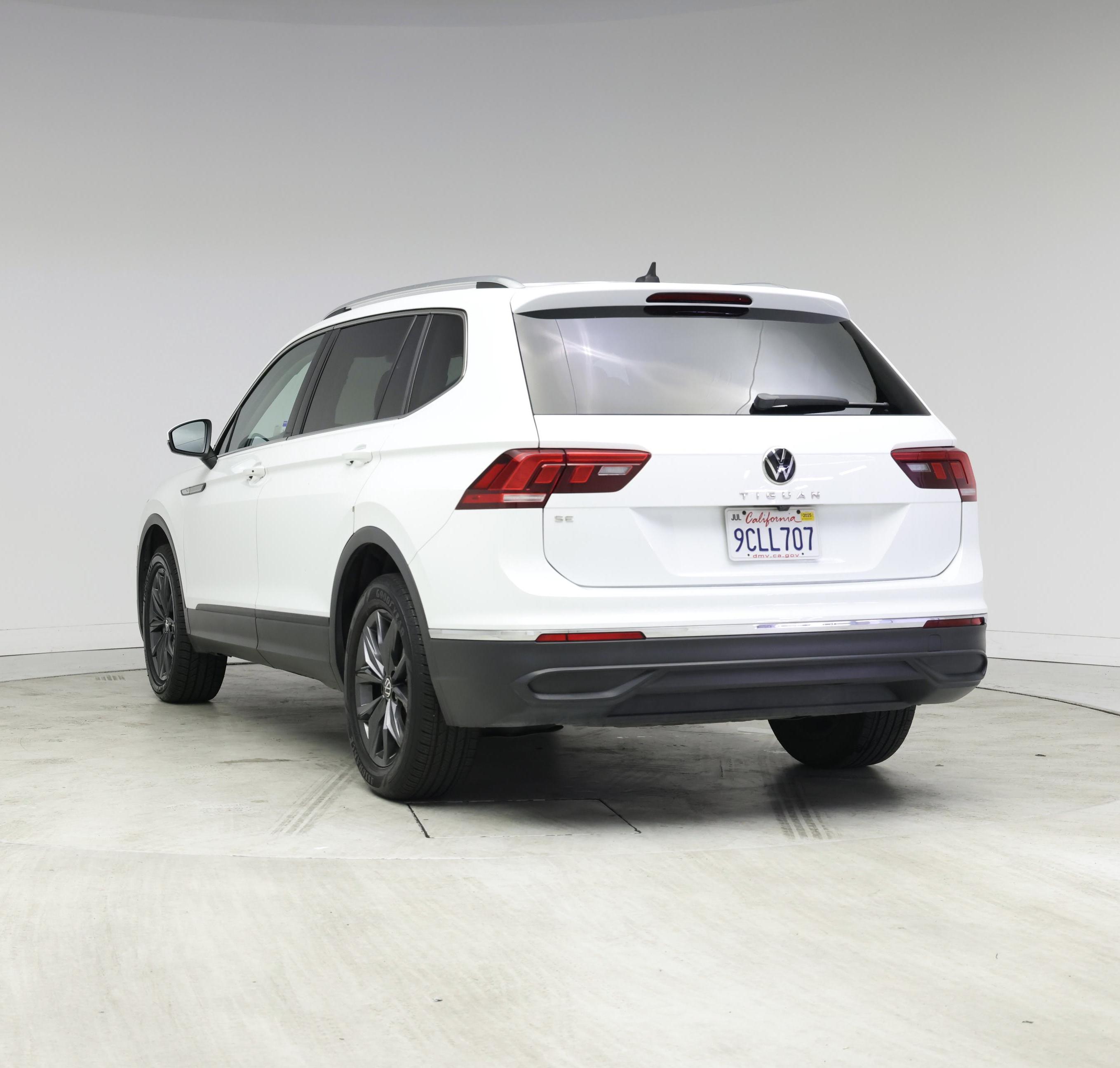 Thumbnail: 2022 Volkswagen Tiguan - 2