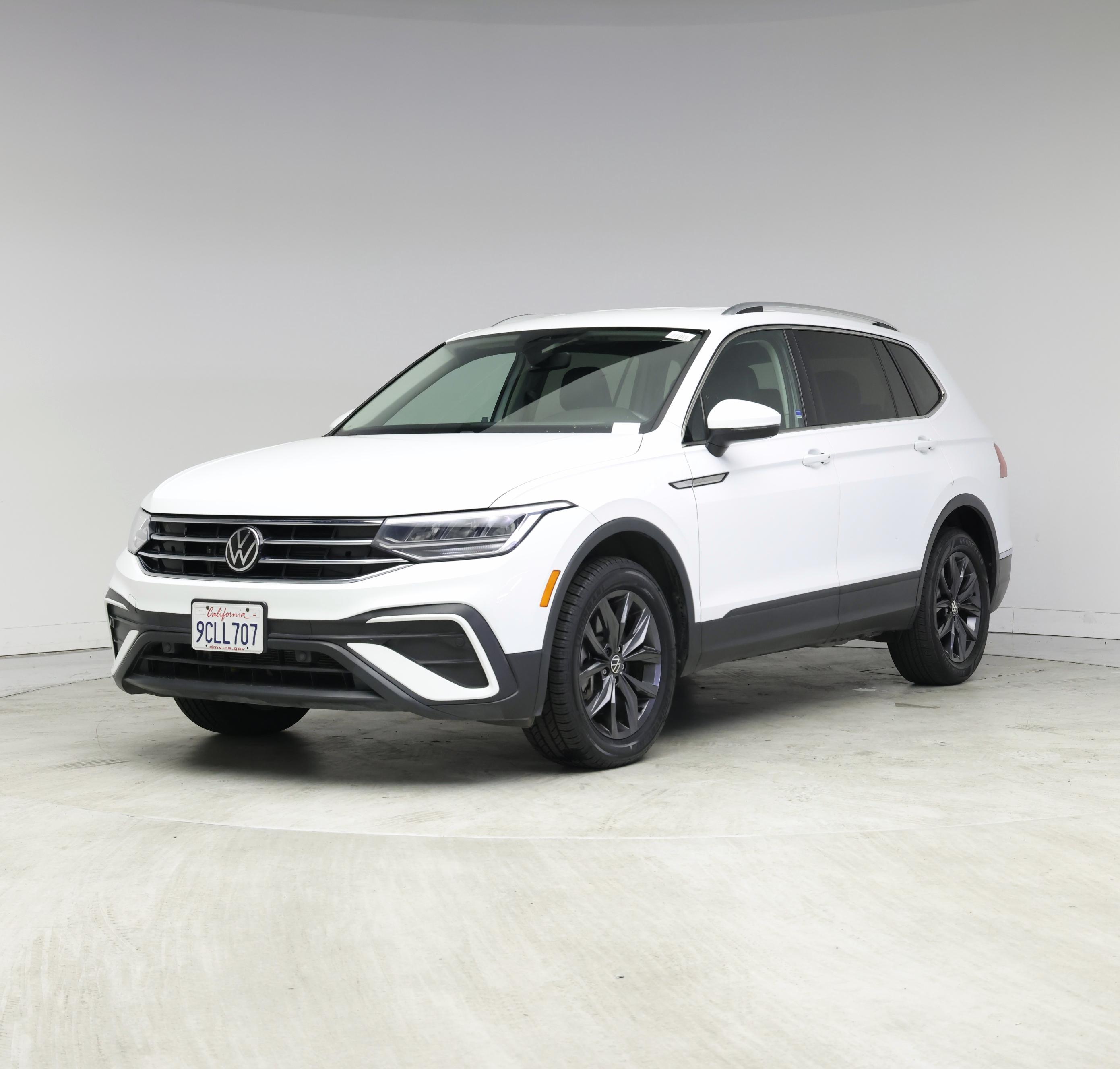 Thumbnail: 2022 Volkswagen Tiguan - 4