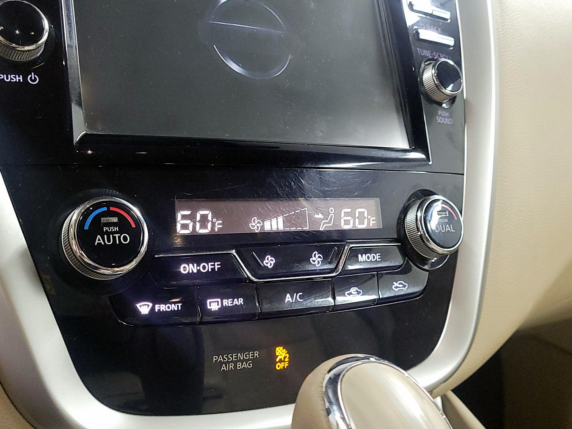 Thumbnail: 2016 Nissan Murano - 16