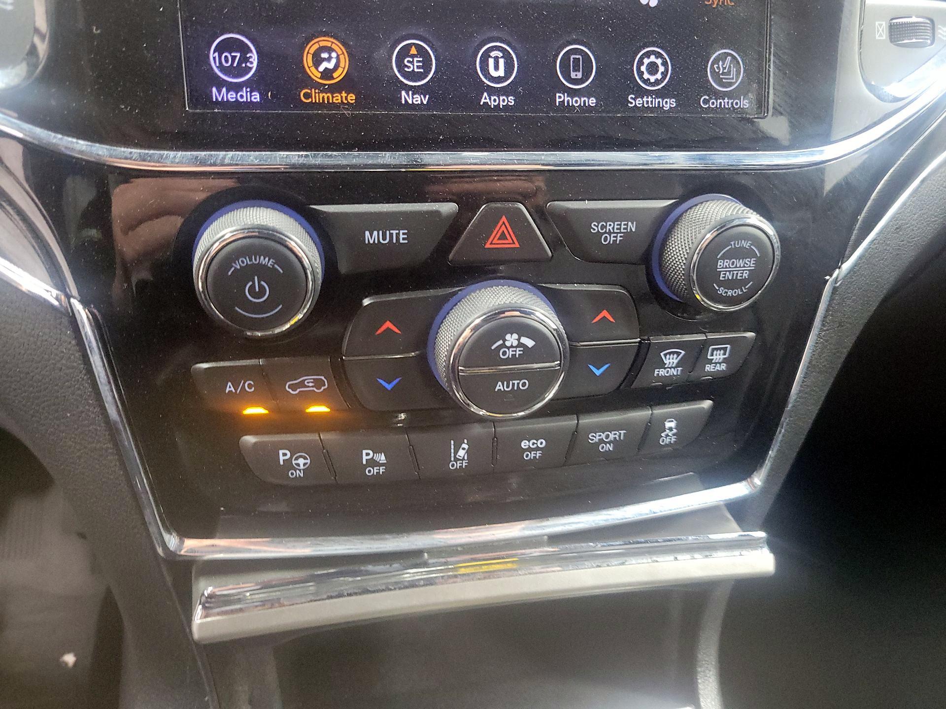 Thumbnail: 2020 Jeep Grand Cherokee - 15