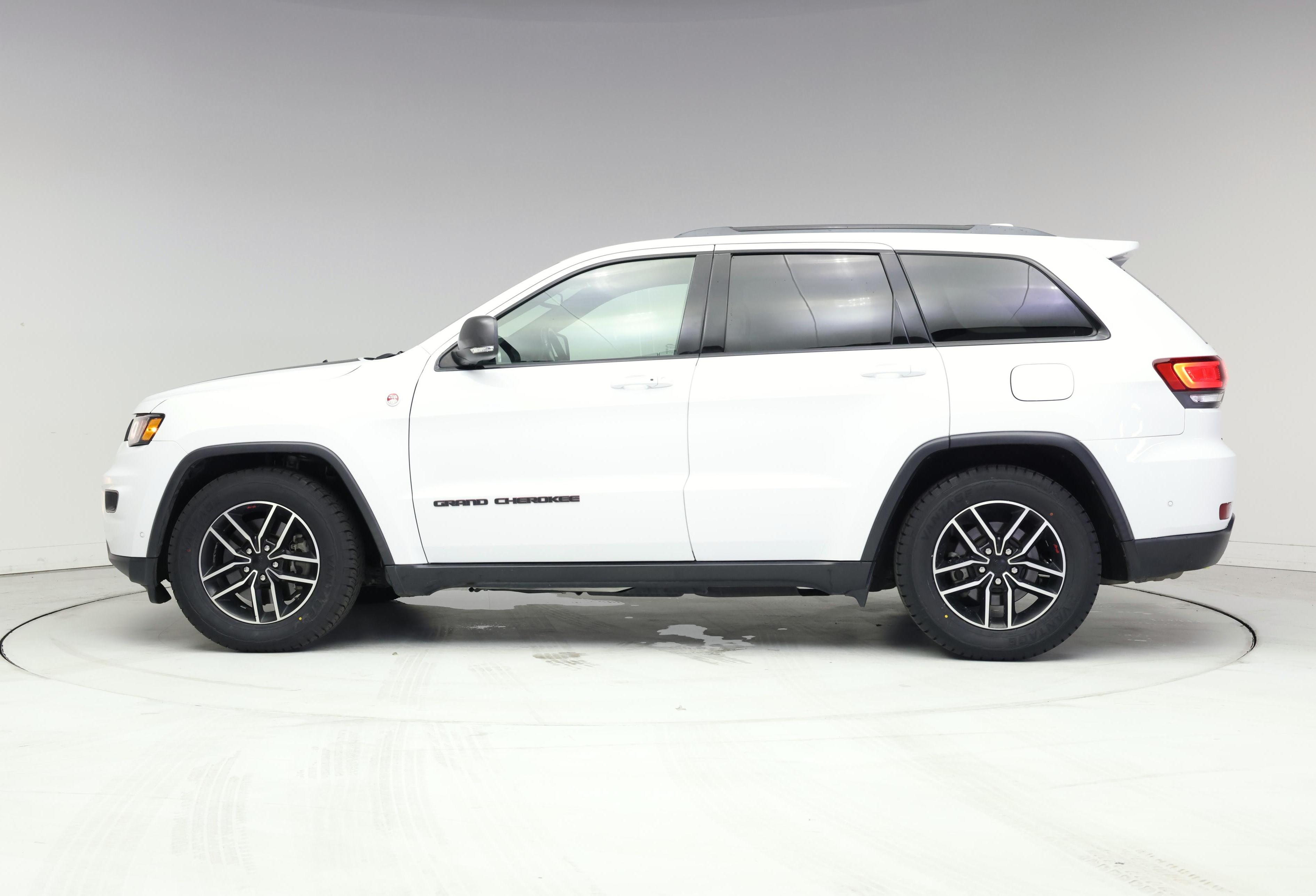 Thumbnail: 2020 Jeep Grand Cherokee - 3
