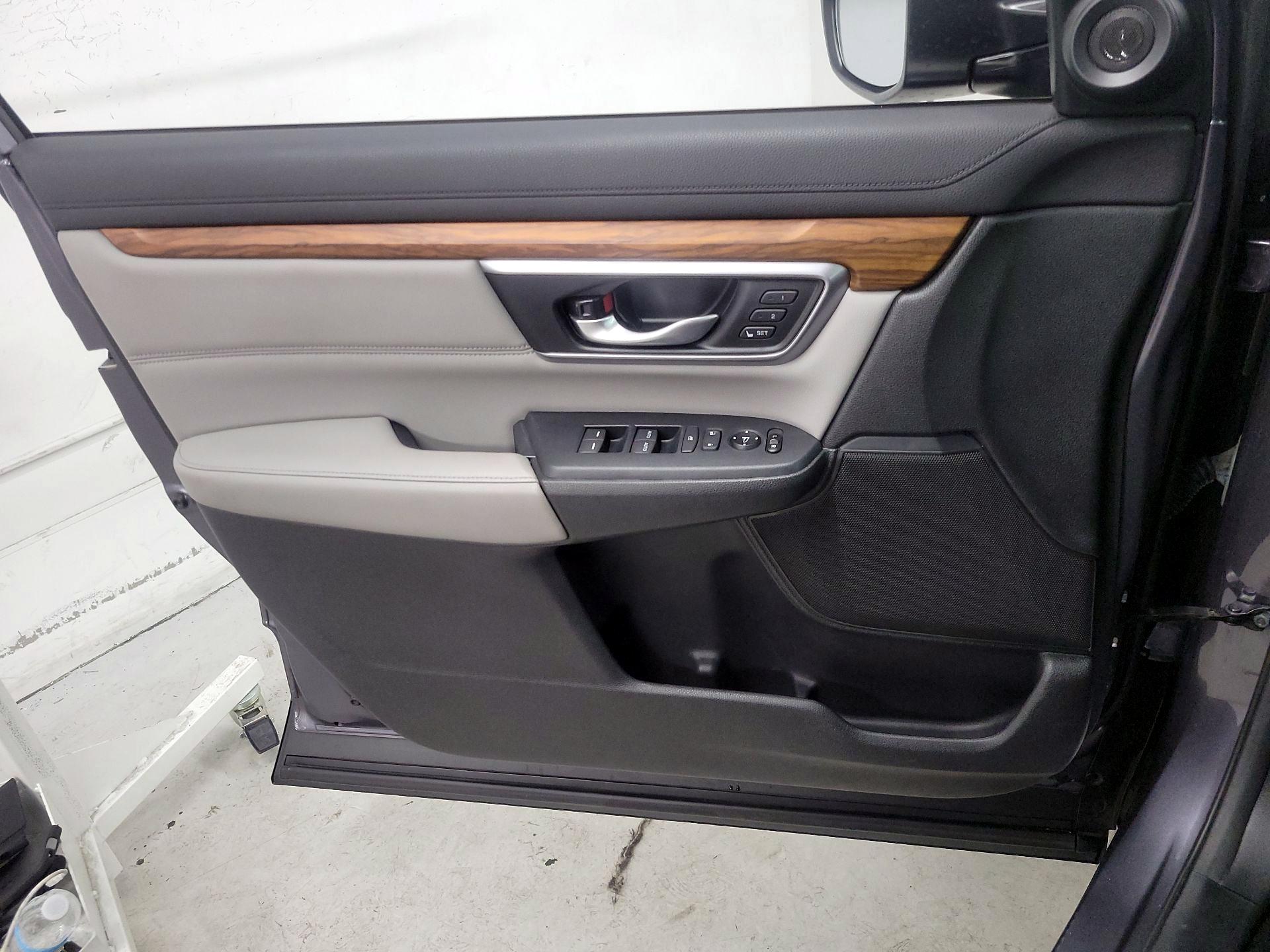 Thumbnail: 2017 Honda CR-V - 12