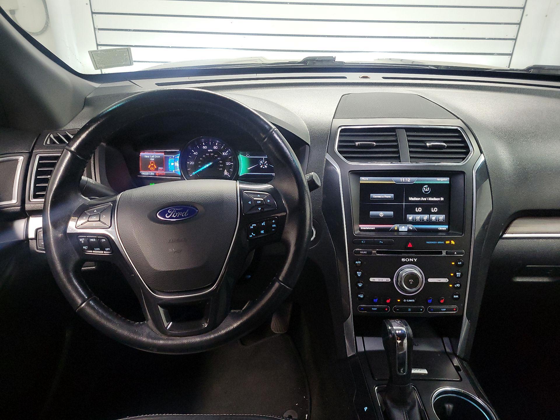 Thumbnail: 2016 Ford Explorer - 9